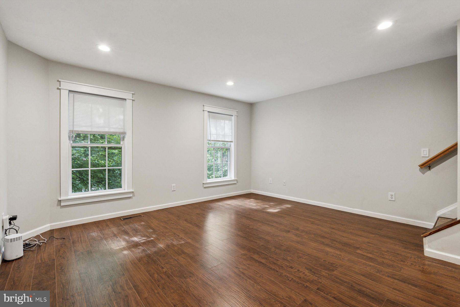 MANAYUNK - Residential Lease