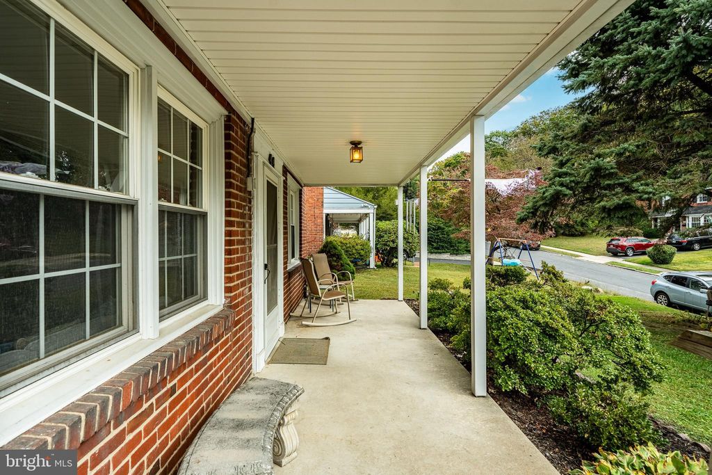 Photo of 44 S Greenhill Road, BROOMALL, PA 19008 (MLS # PADE2098446)