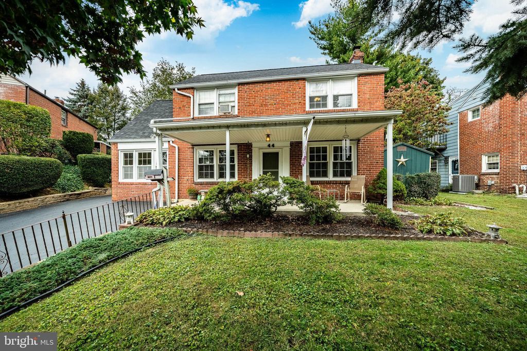 Photo of 44 S Greenhill Road, BROOMALL, PA 19008 (MLS # PADE2098446)