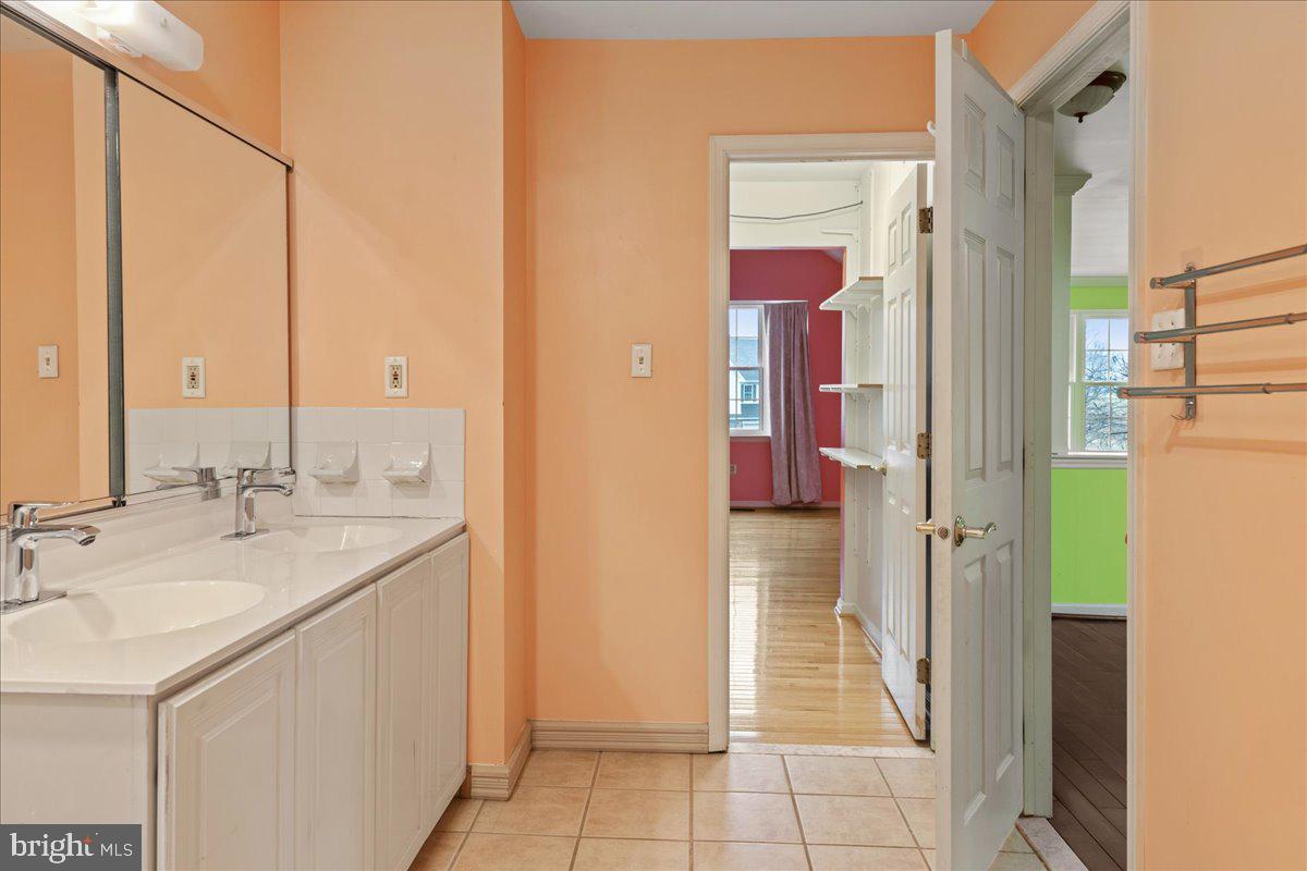 WARRINGTON HUNT - Residential