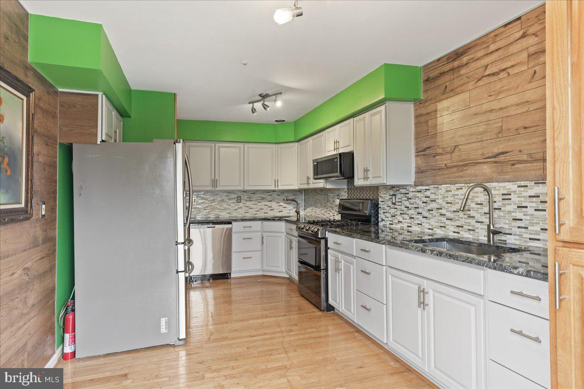 WARRINGTON HUNT - Residential