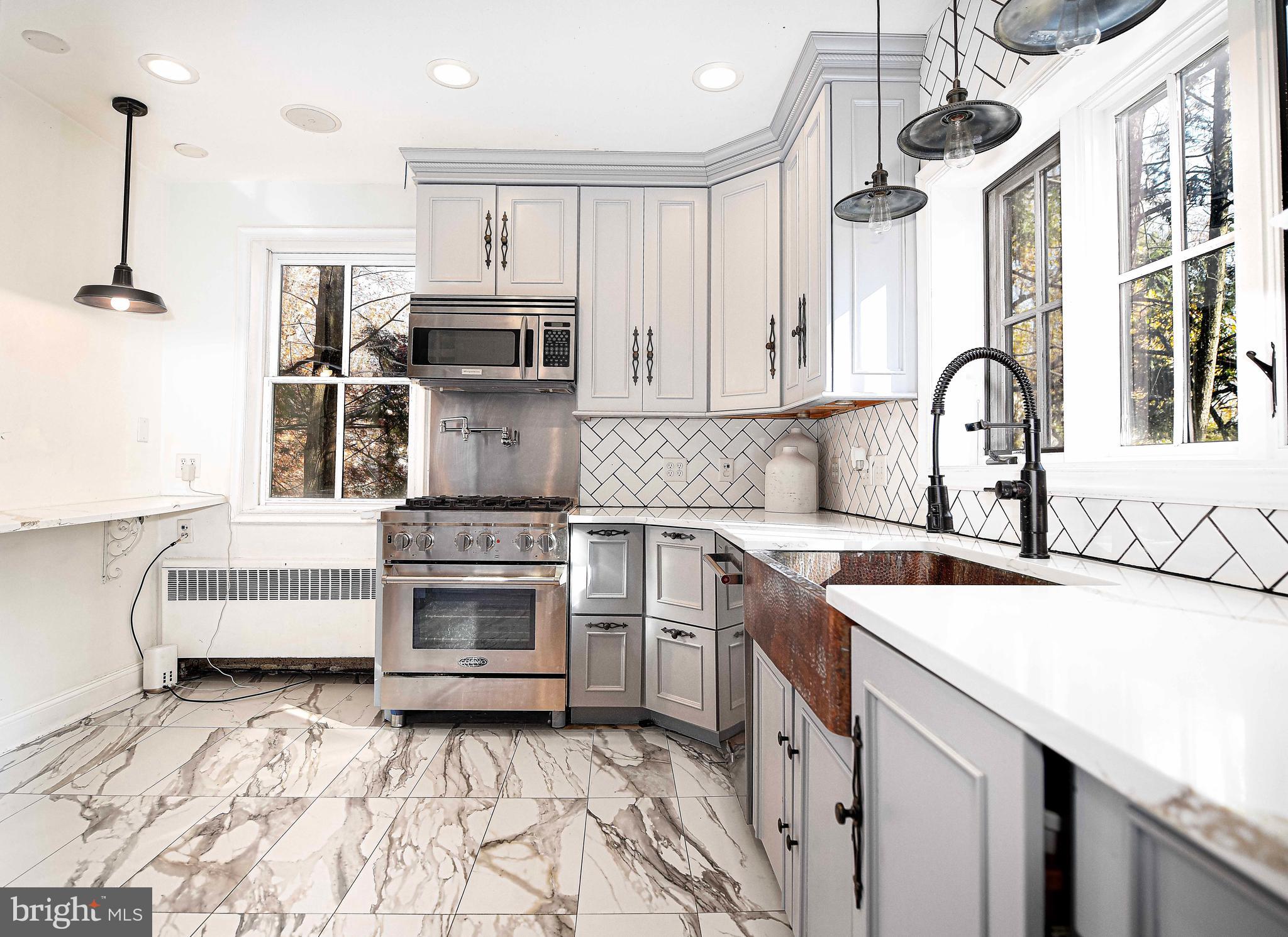 BELVEDERE SQUARE - Residential