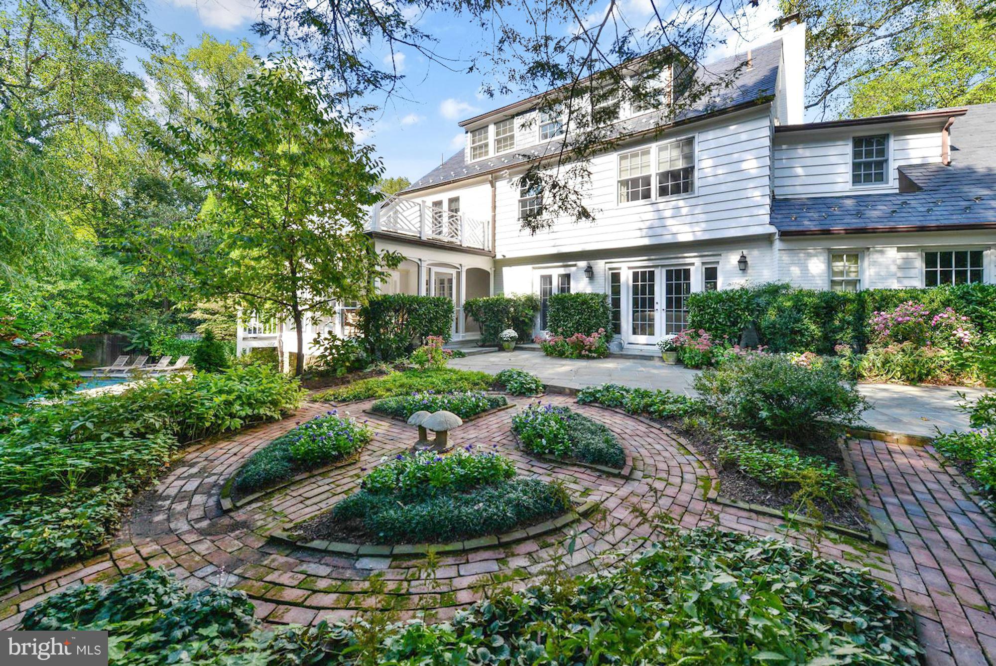 SPRING VALLEY - Residential