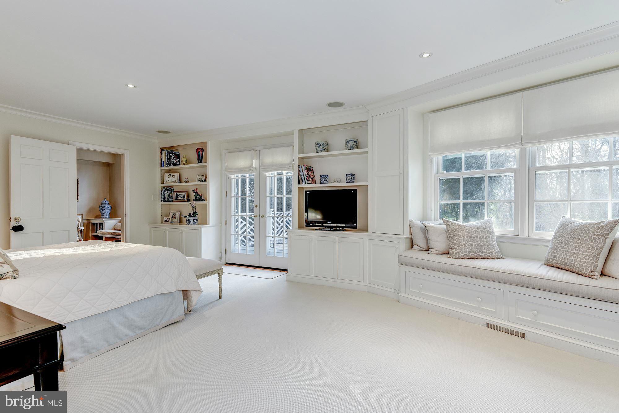 SPRING VALLEY - Residential