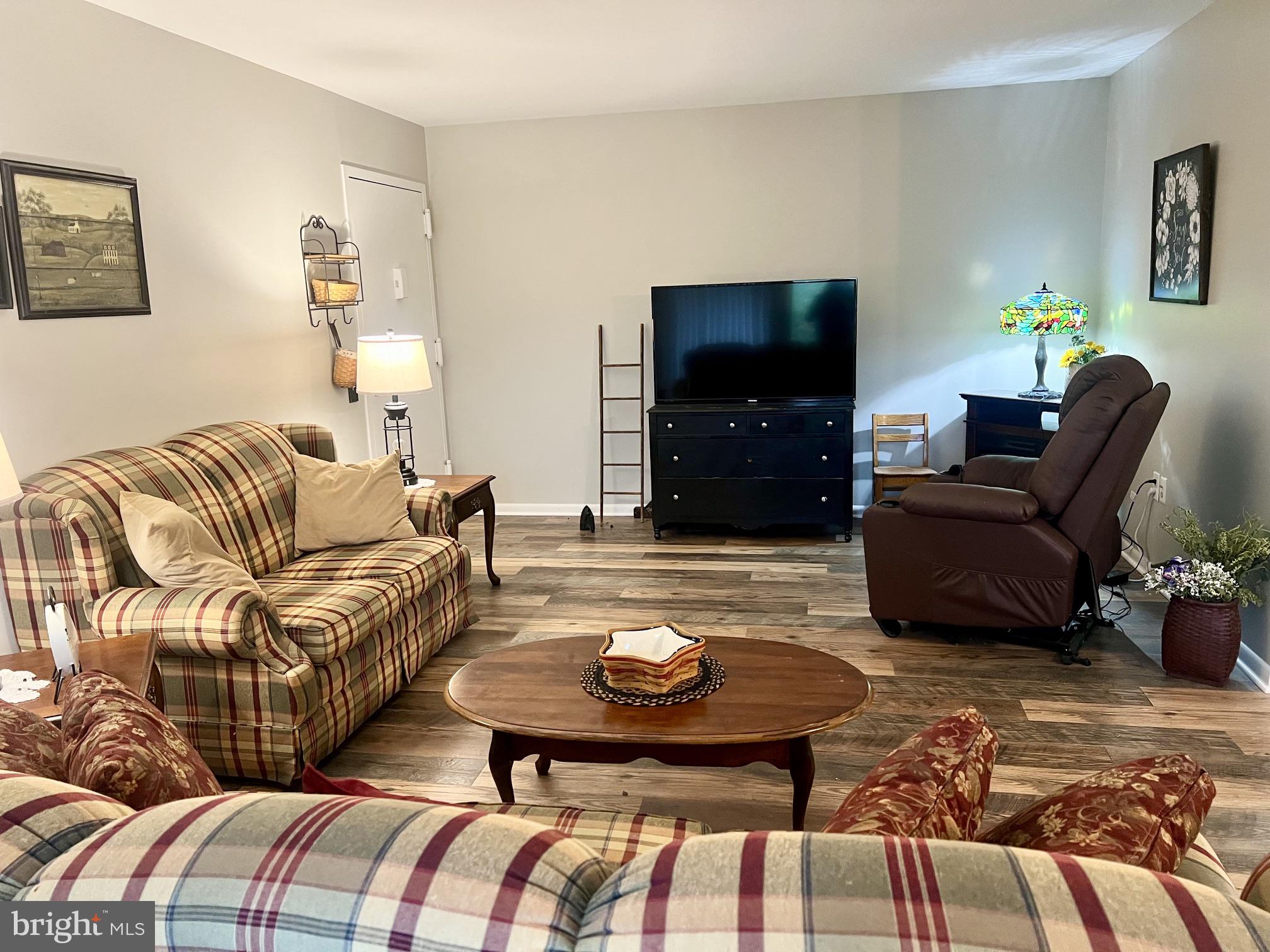 1631 EDGEWOOD PLACE 204