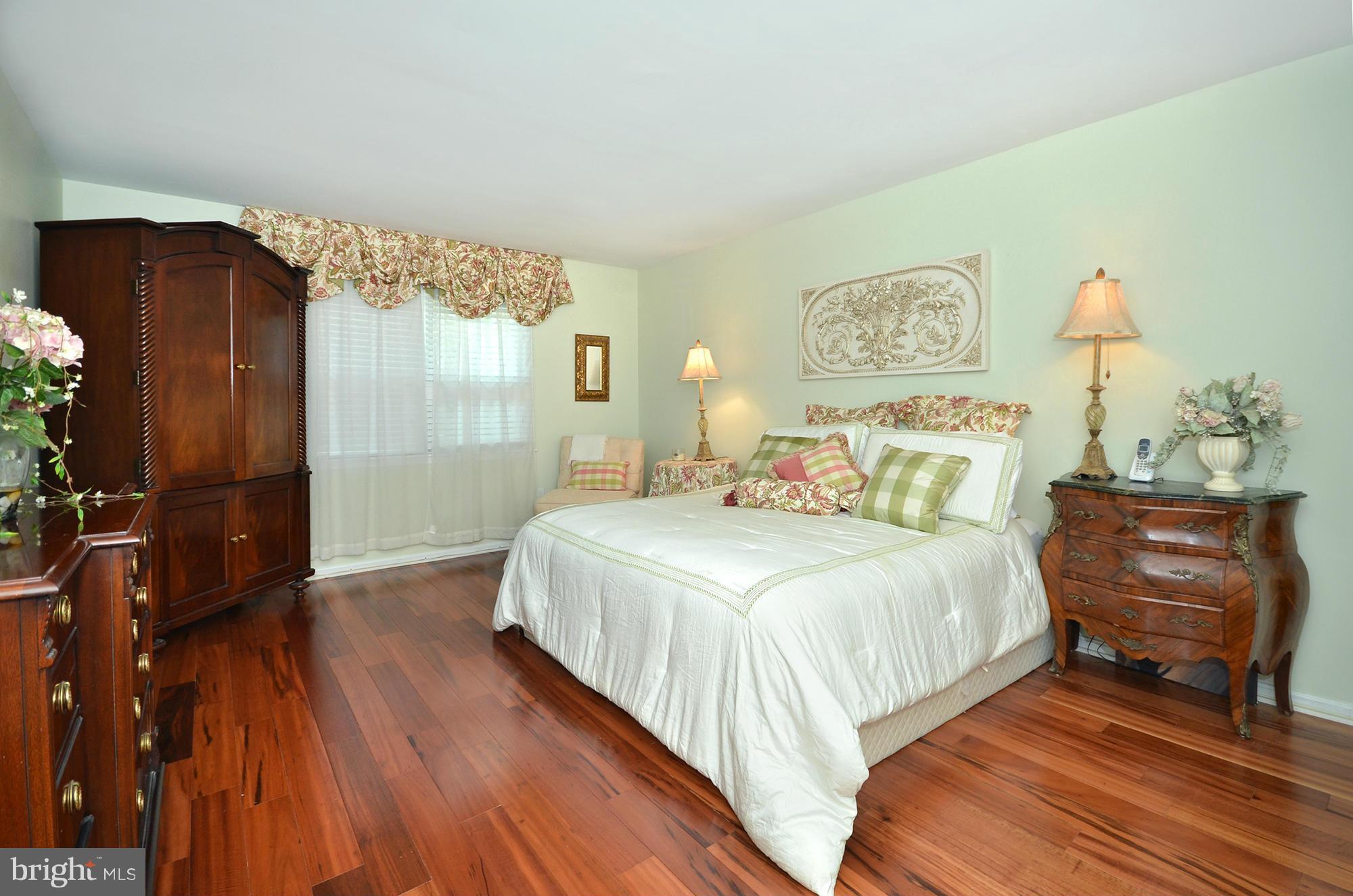 MANOR RIDGE - Residential