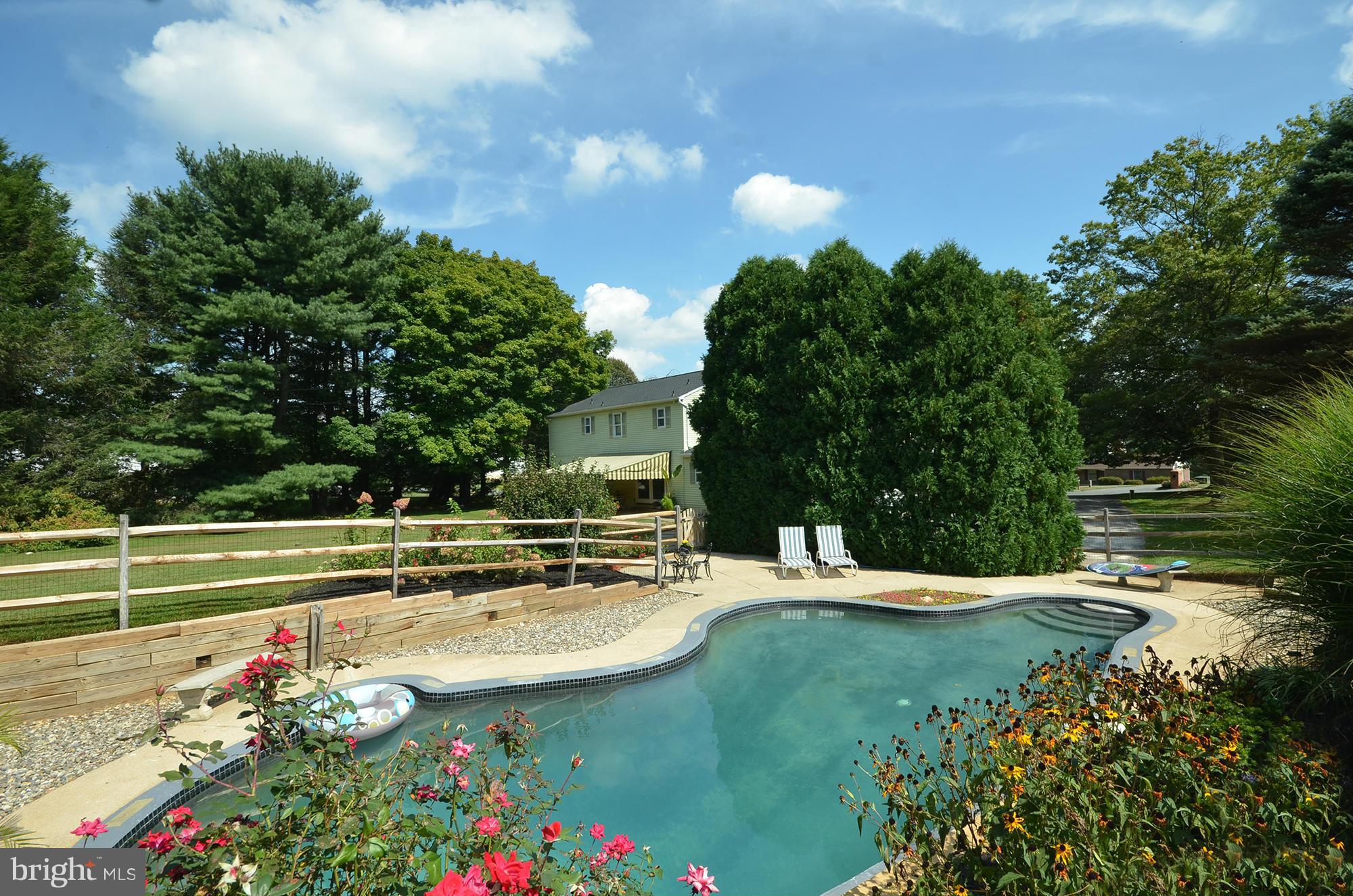 MANOR RIDGE - Residential