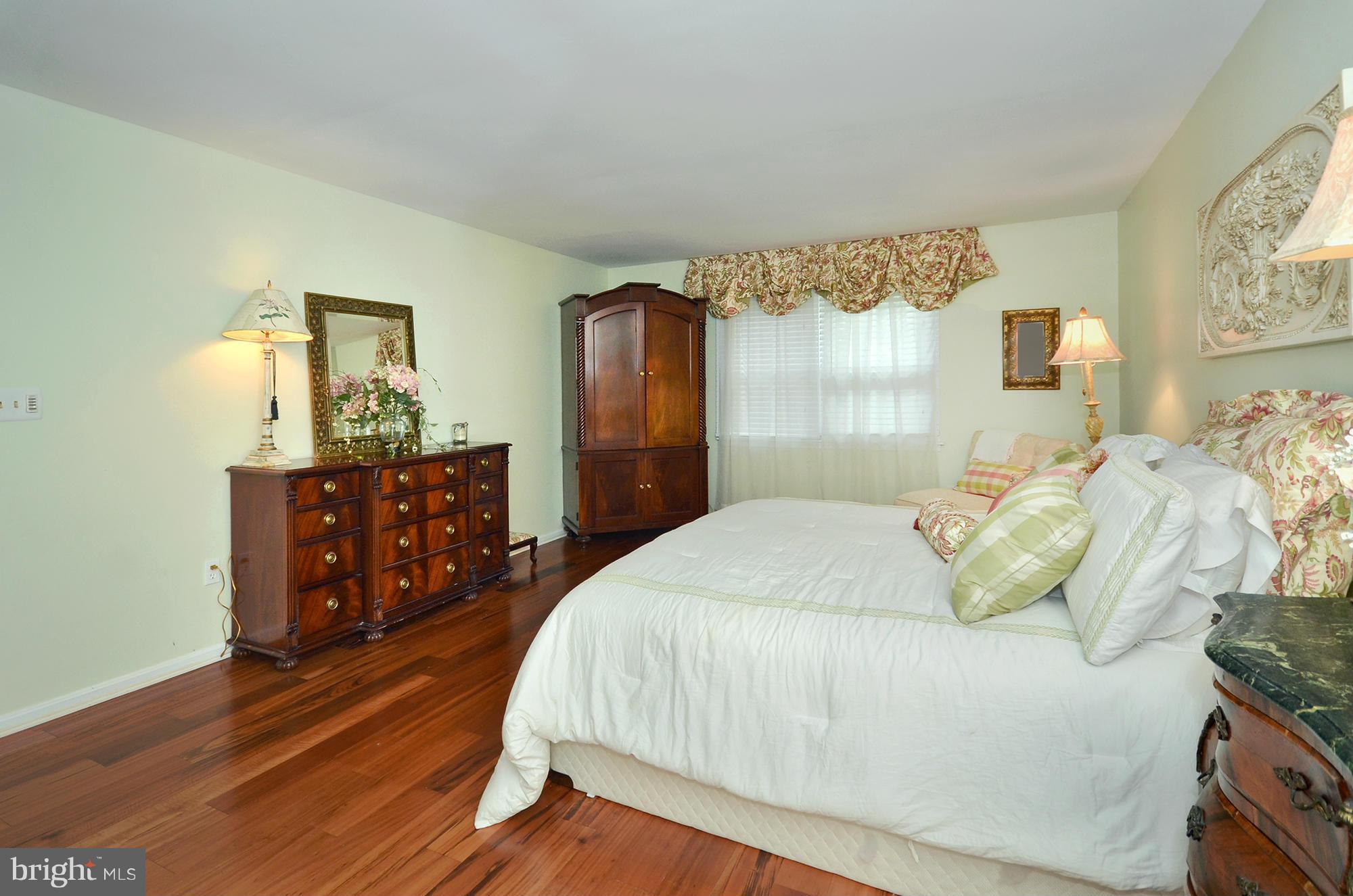 MANOR RIDGE - Residential