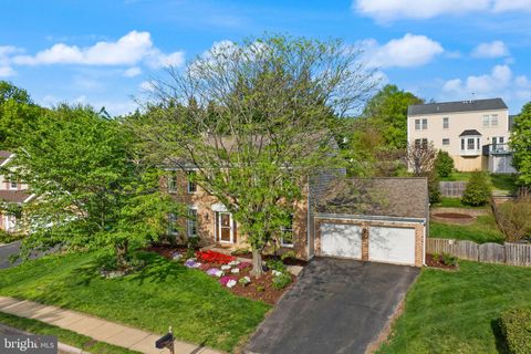 Photo of 12652 Terrymill Drive, HERNDON, VA 20170 (MLS # VAFX2316254)