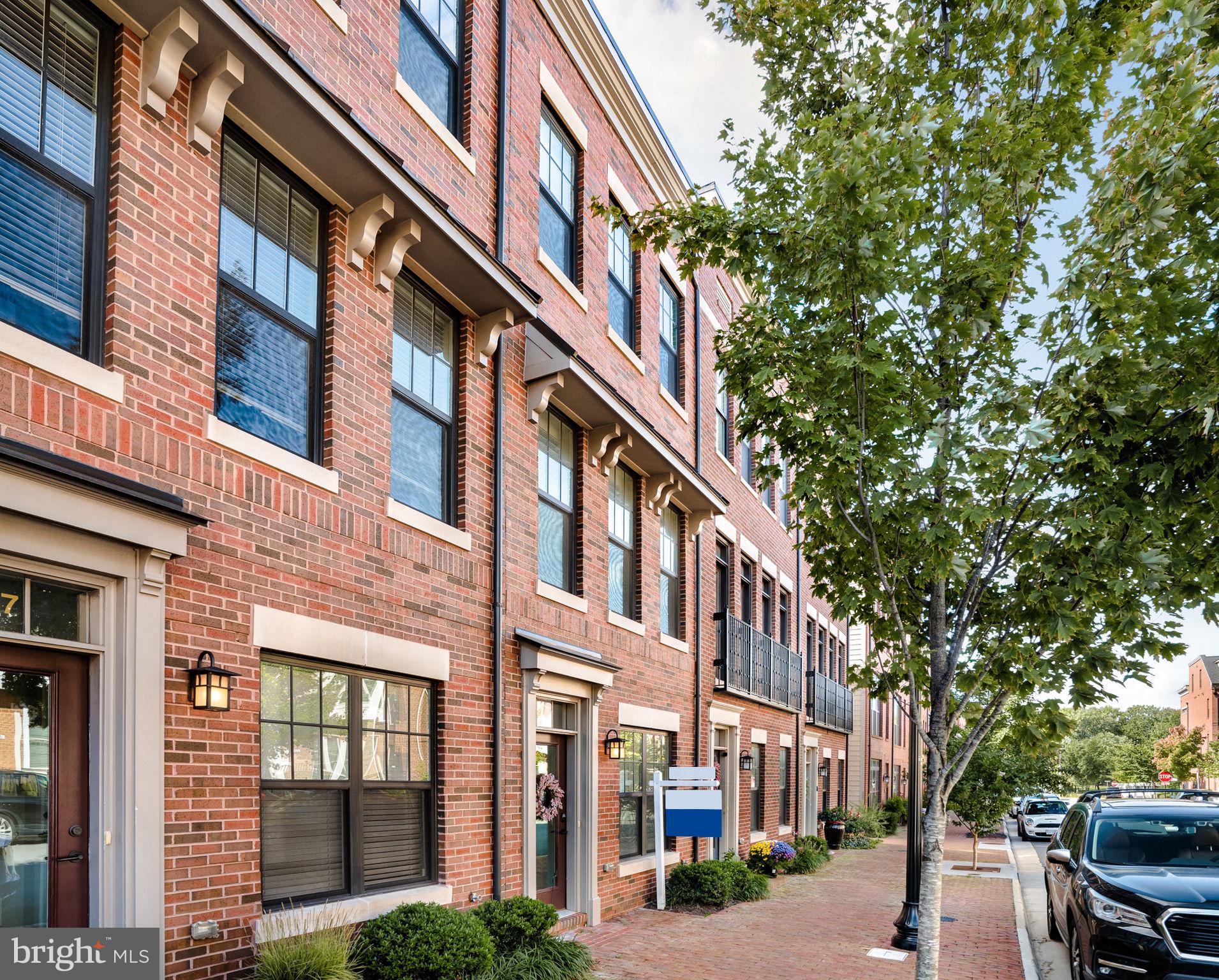 CRESCENT PLACE - Residential