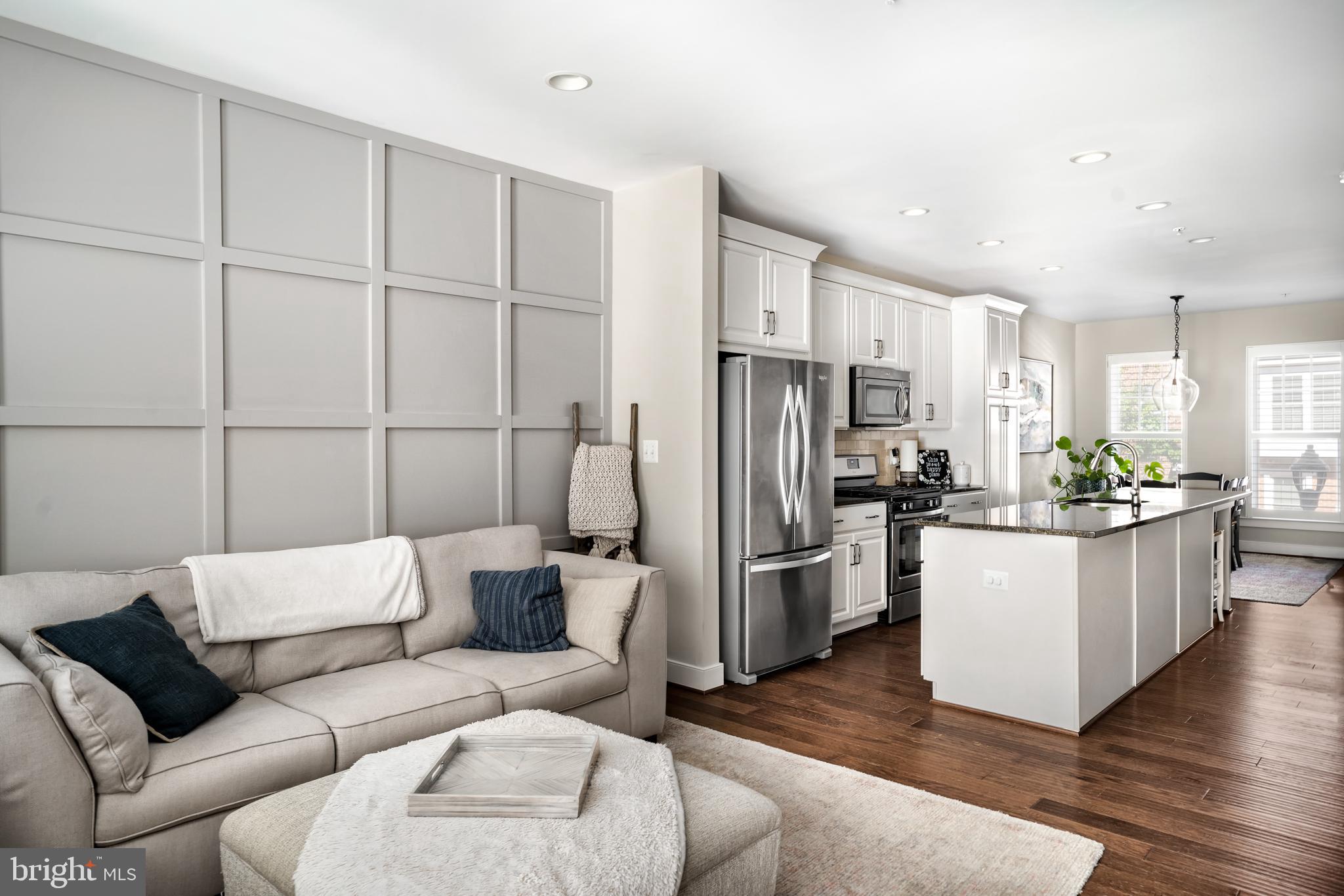 CRESCENT PLACE - Residential