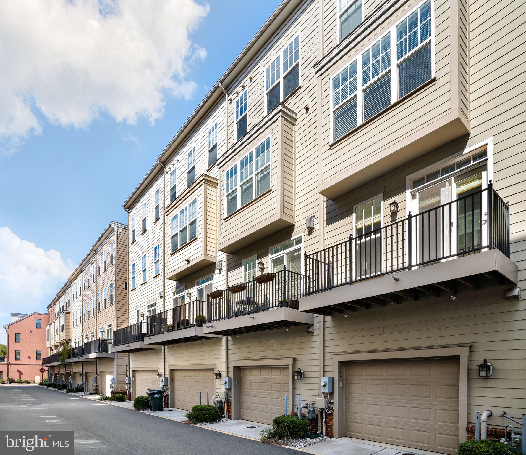 CRESCENT PLACE - Residential