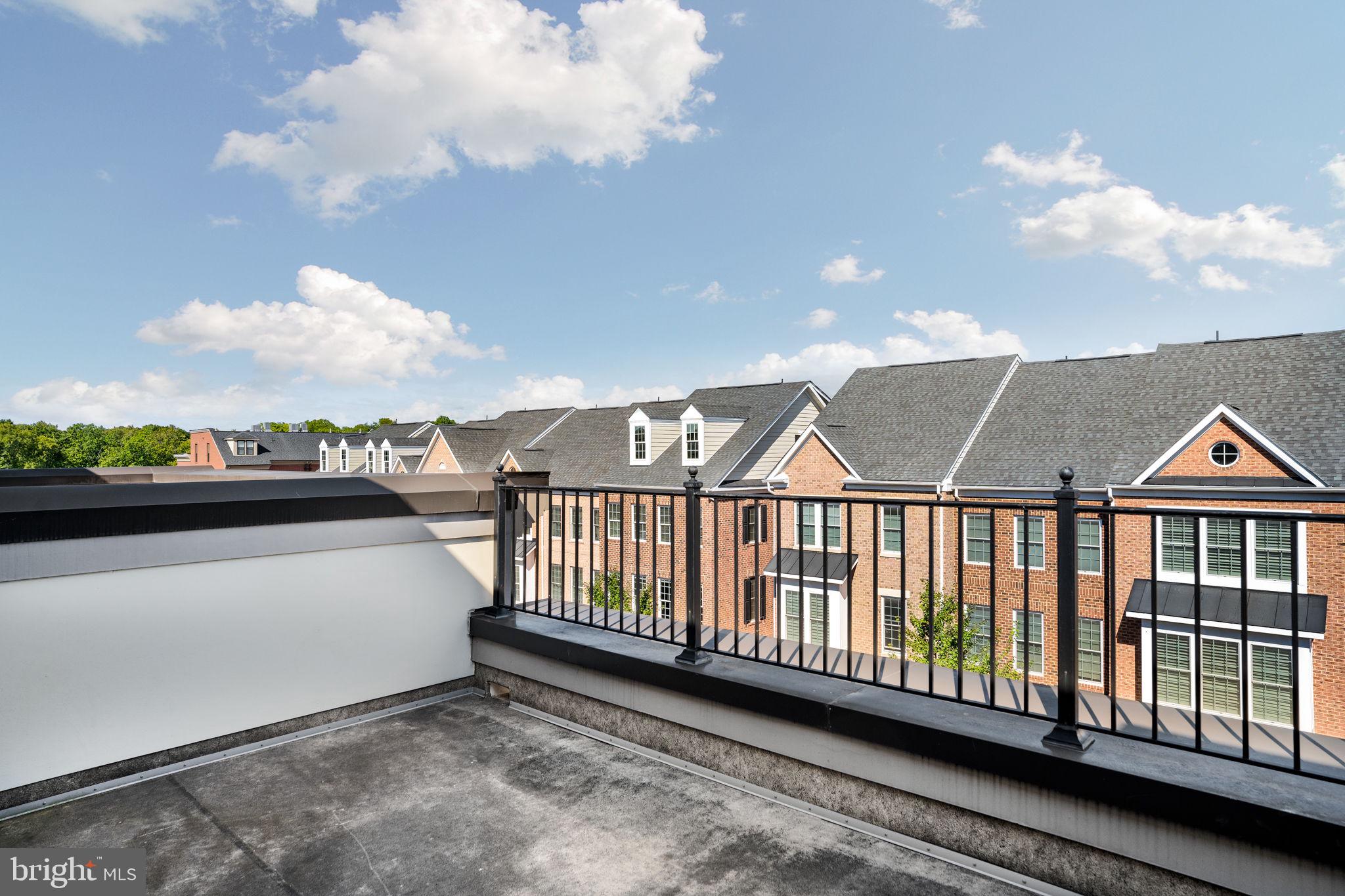 CRESCENT PLACE - Residential