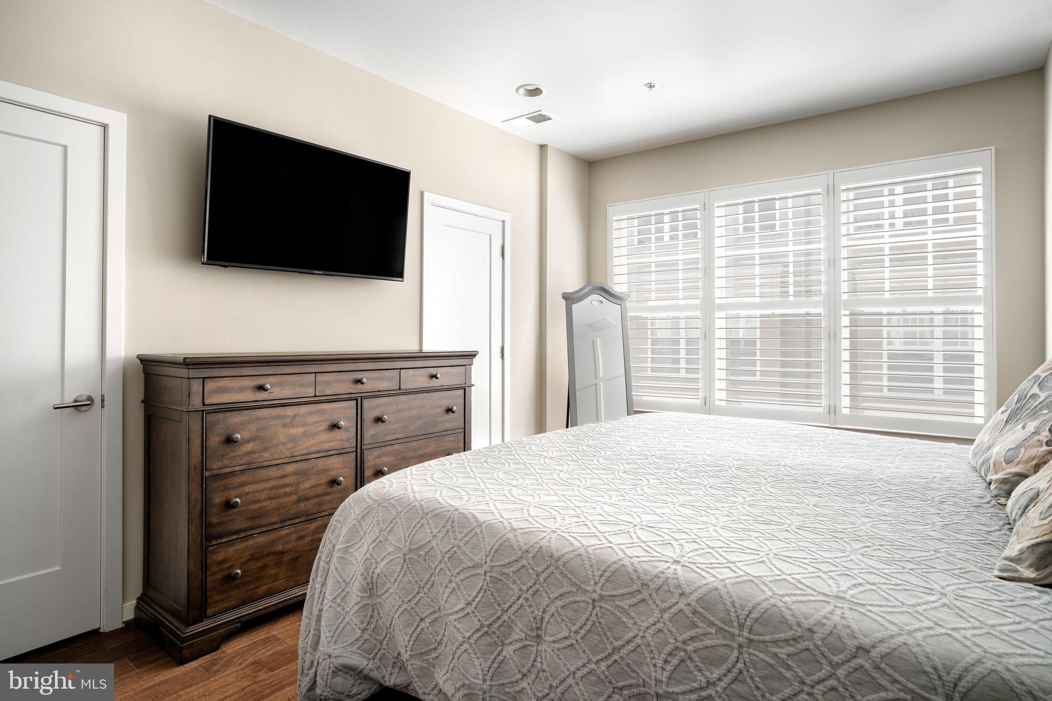 CRESCENT PLACE - Residential