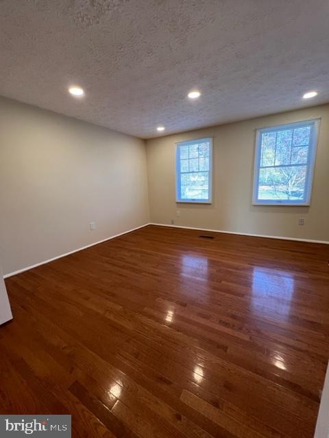 GUNNERS LAKE VILLAGE - Residential