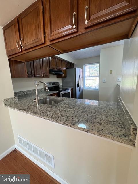 GUNNERS LAKE VILLAGE - Residential