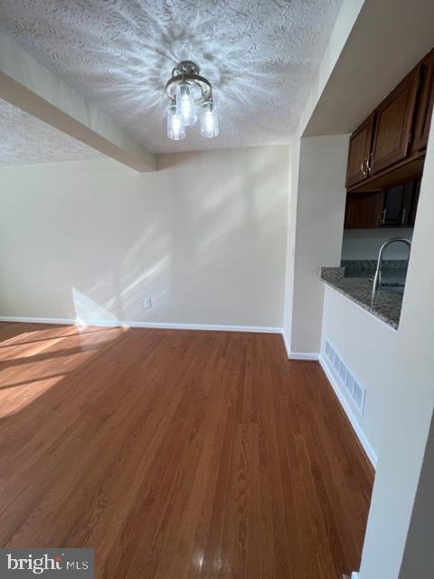 GUNNERS LAKE VILLAGE - Residential