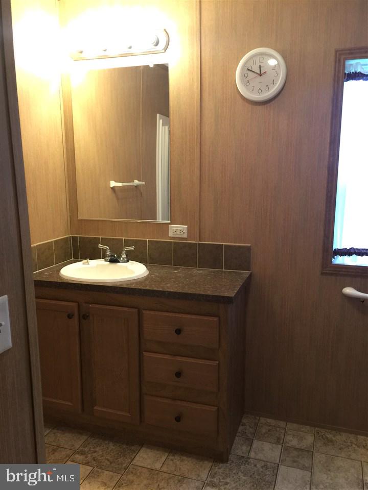 PINE MANOR - Residential