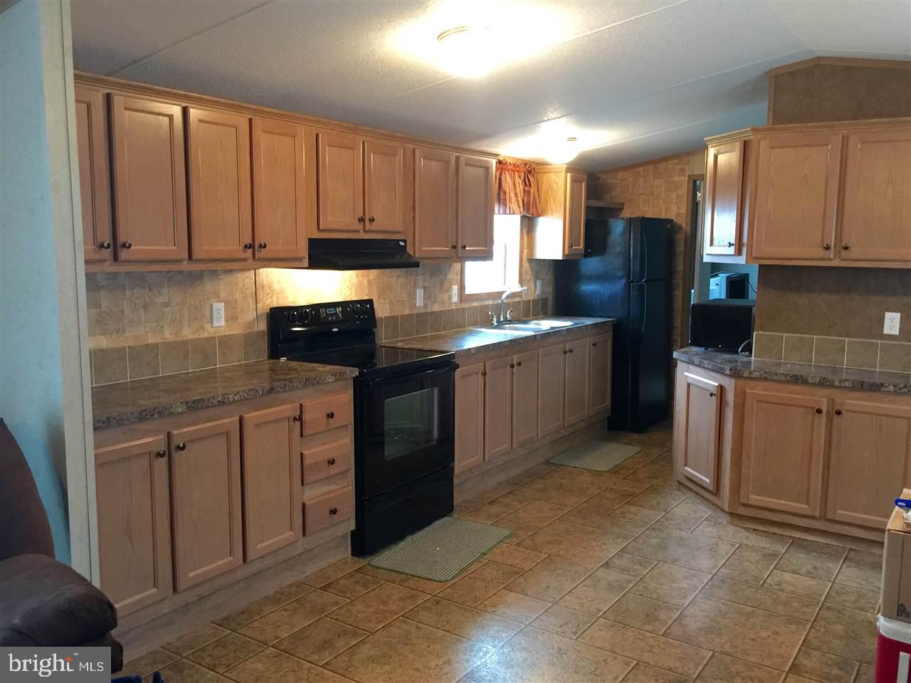 PINE MANOR - Residential