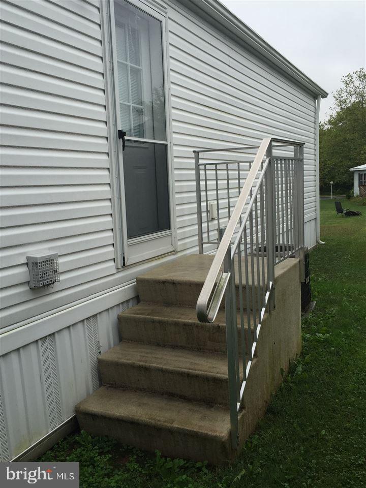 PINE MANOR - Residential