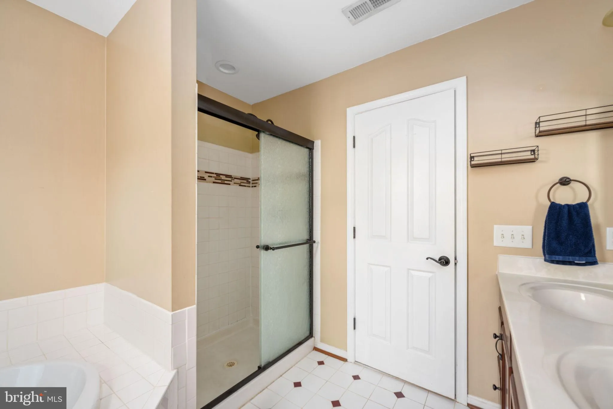 Spotsylvania, Virginia 22553, United States, 4 Bedrooms Bedrooms, ,3 BathroomsBathrooms,Residential,Contingent,151832