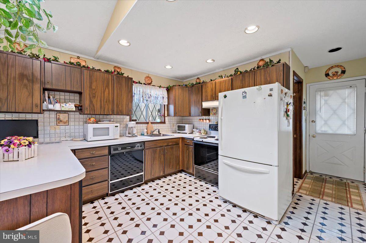 MUSHROOM FARMS - Residential