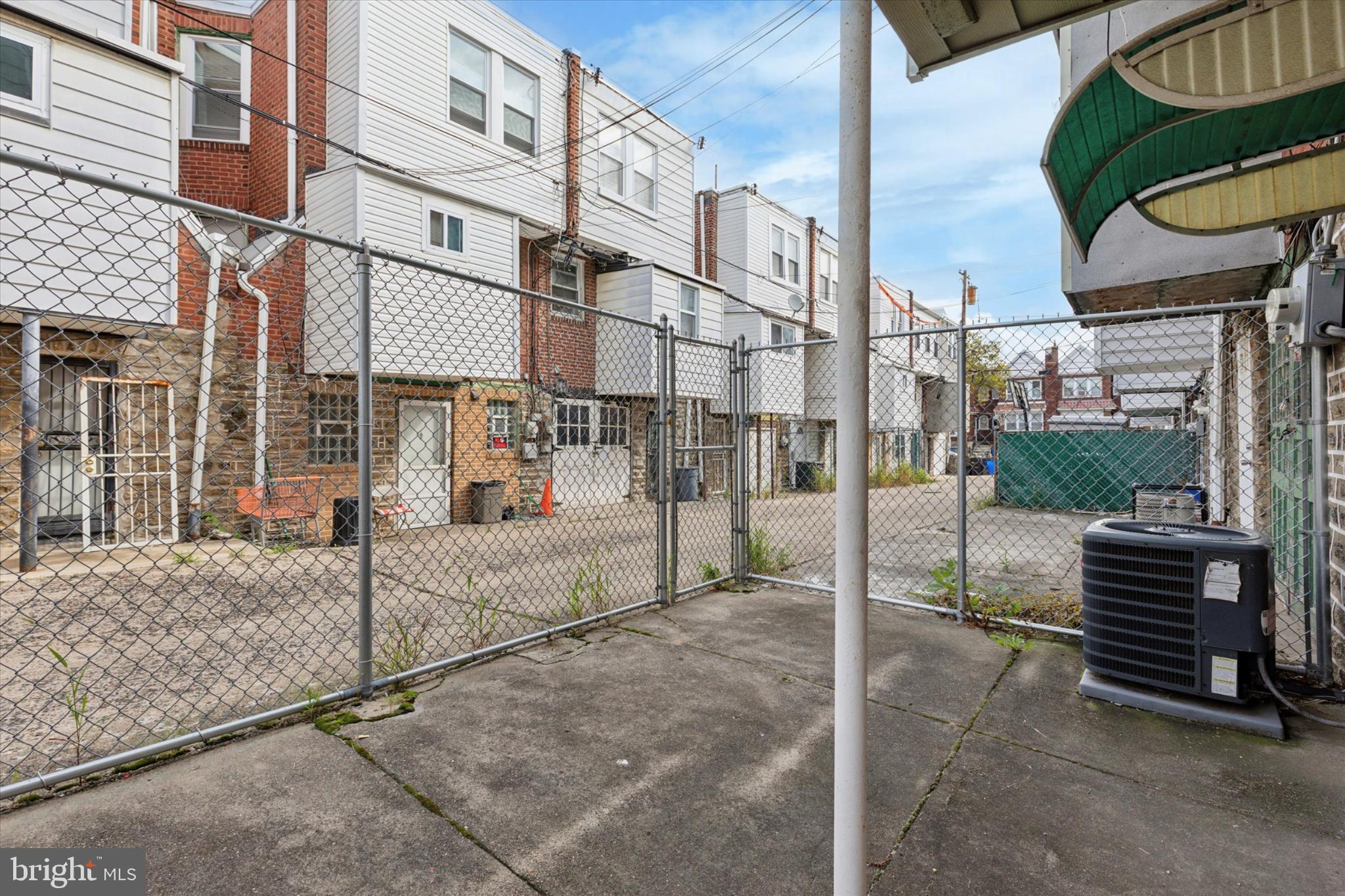 WEST OAK LANE - Residential