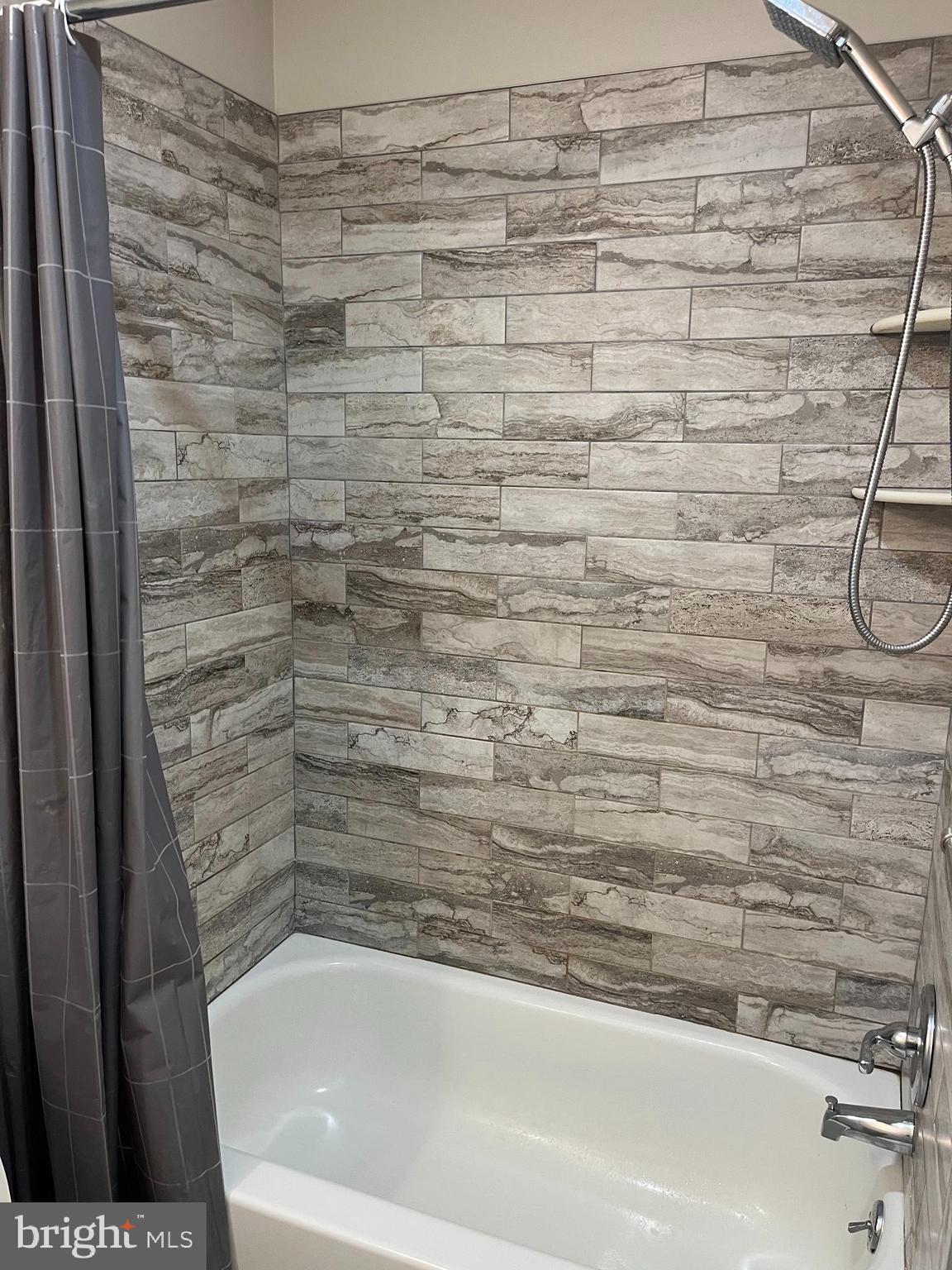 BELLA VISTA - Residential Lease