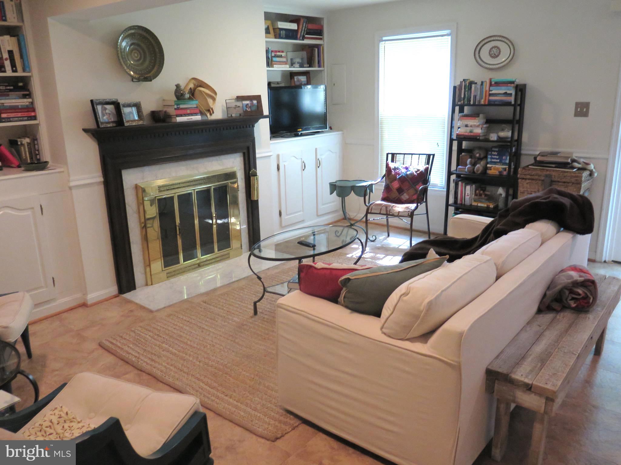 COLONY PARK - Residential Lease