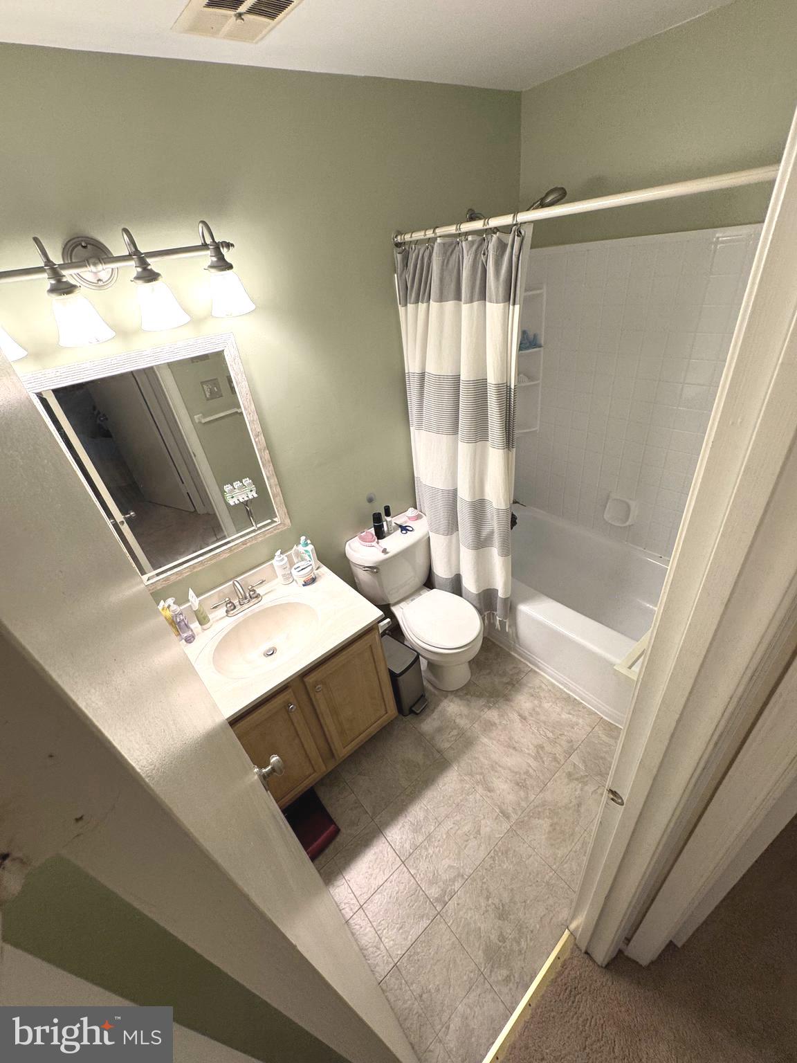 COLONY PARK - Residential Lease