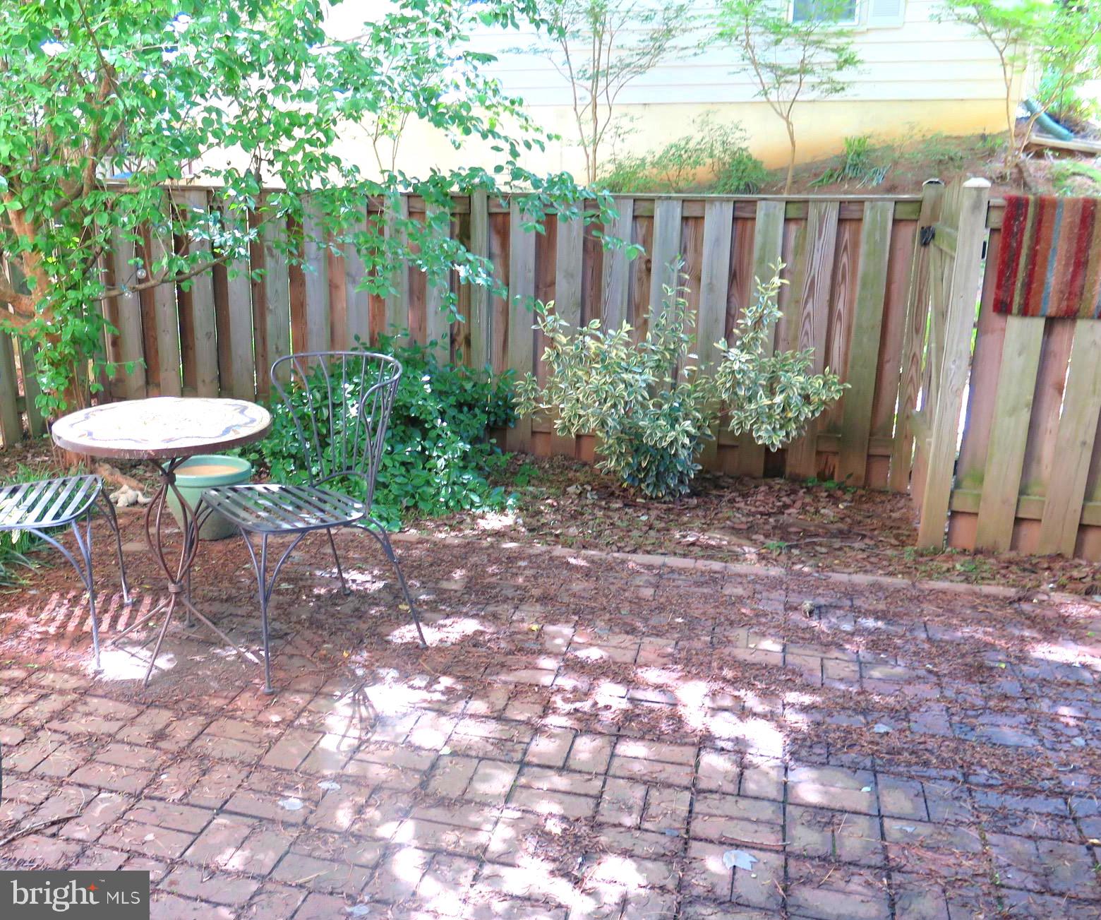 COLONY PARK - Residential Lease