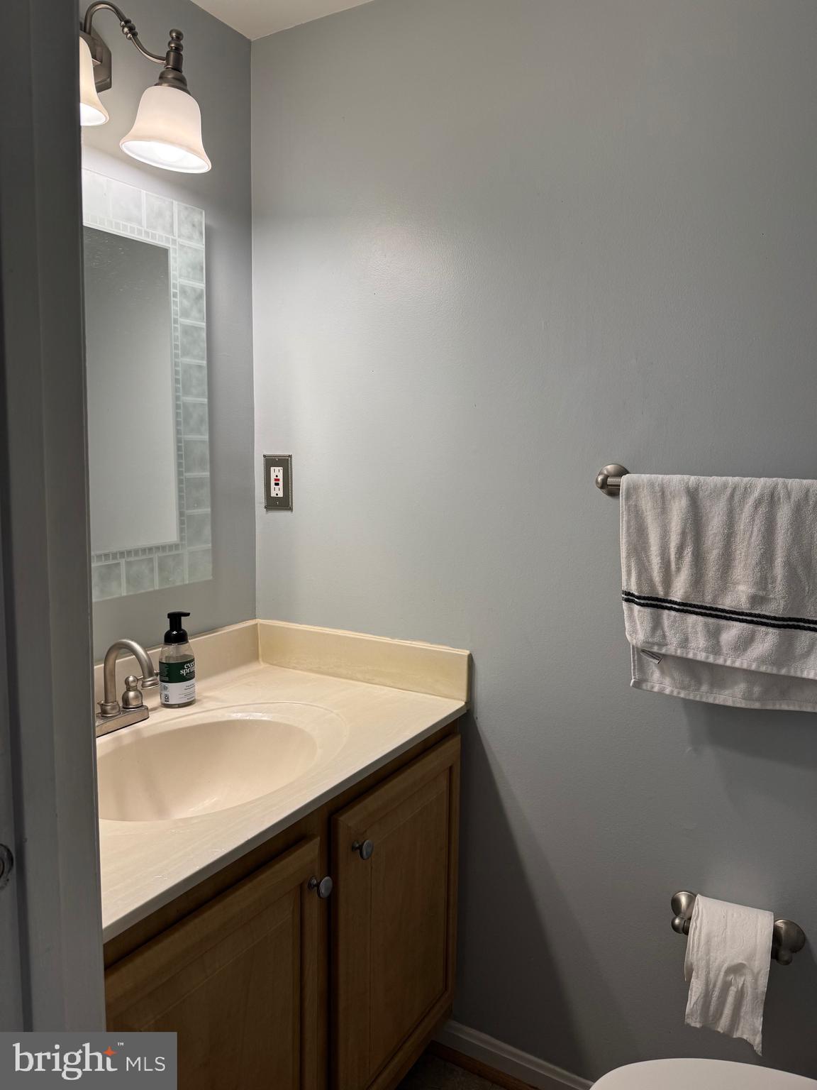 COLONY PARK - Residential Lease