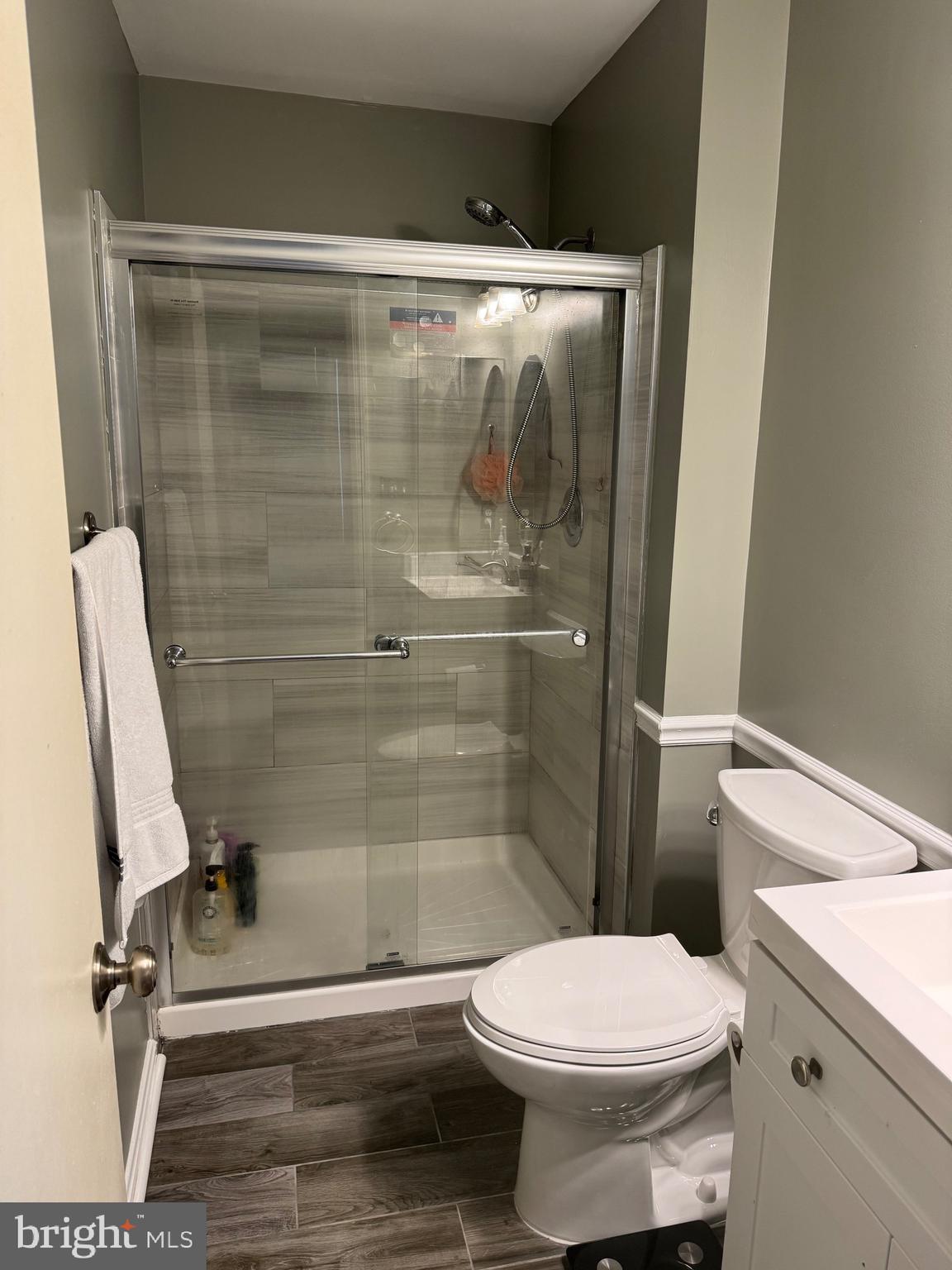 COLONY PARK - Residential Lease