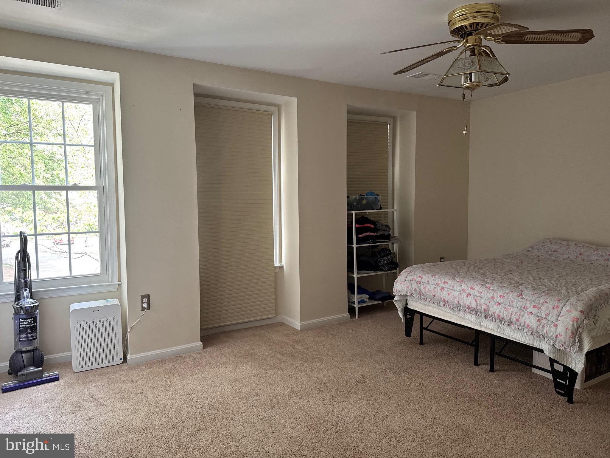 COLONY PARK - Residential Lease