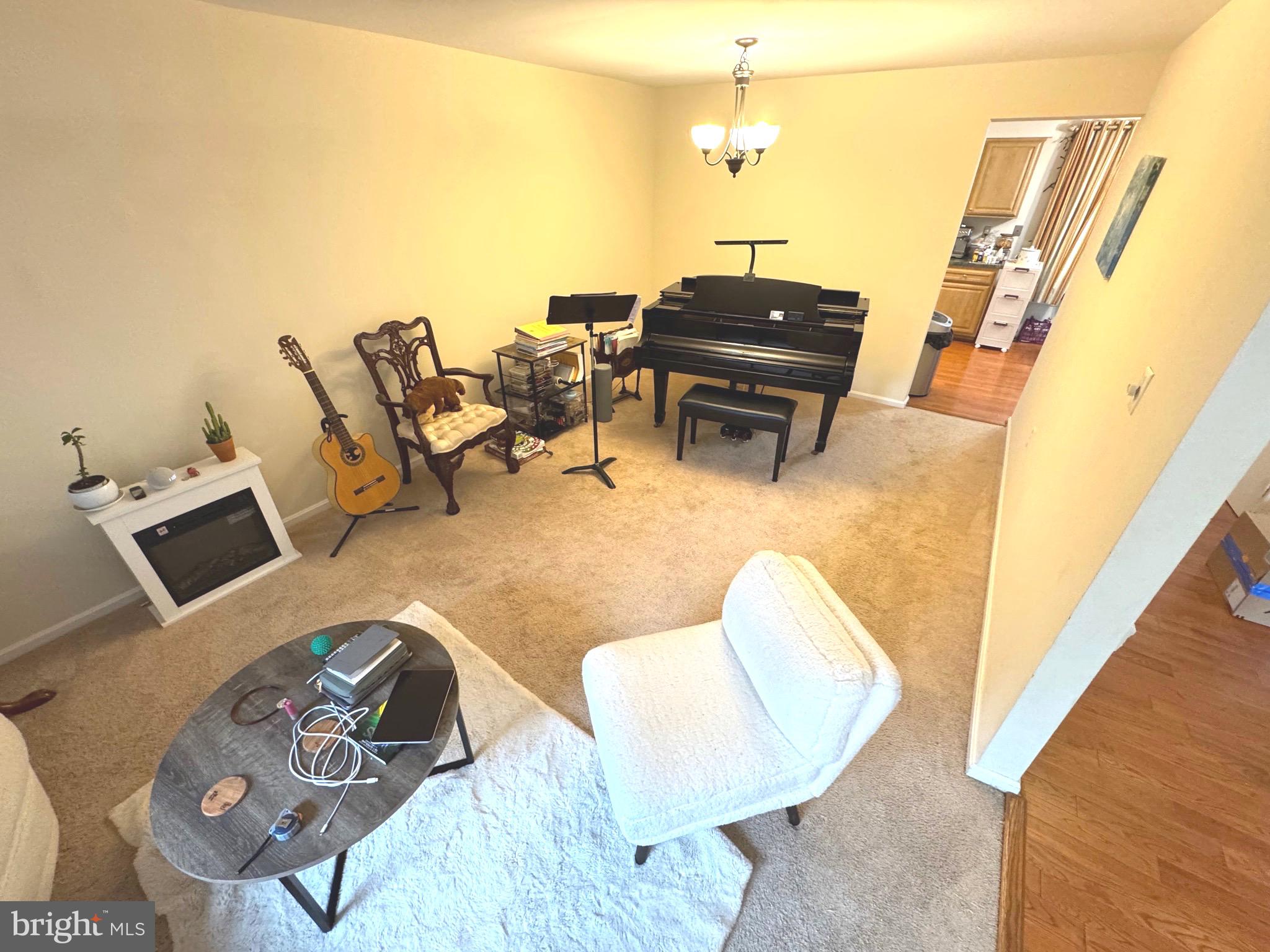 COLONY PARK - Residential Lease