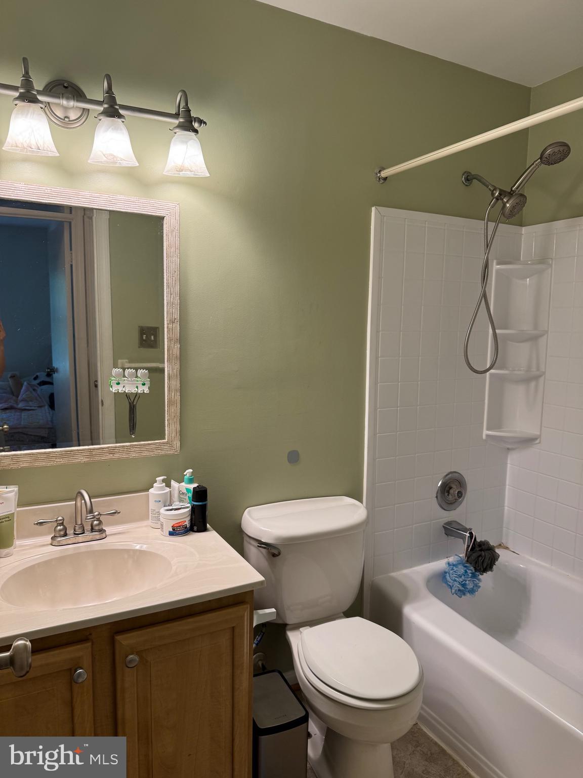 COLONY PARK - Residential Lease