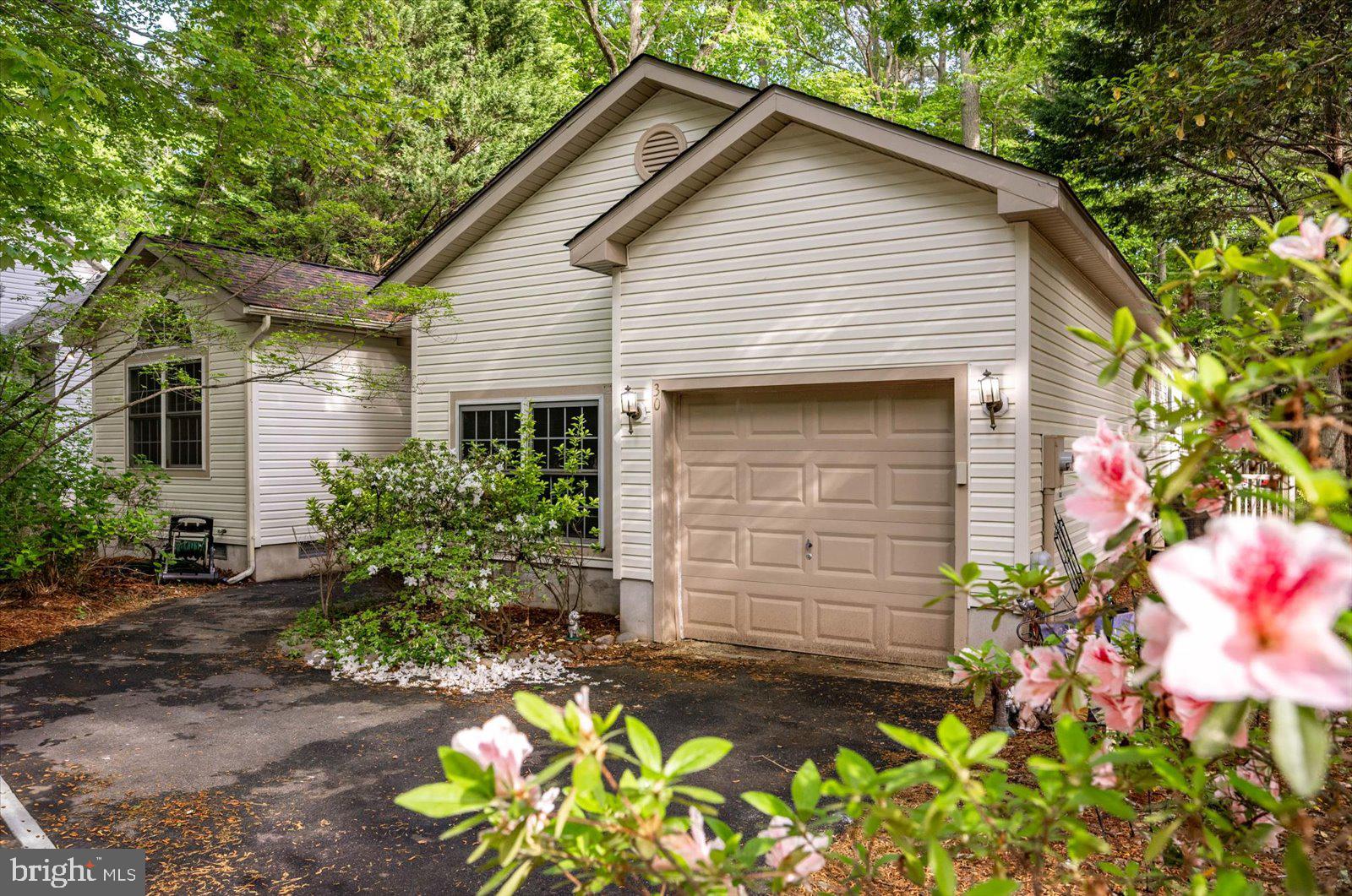 30 CRESTHAVEN DRIVE