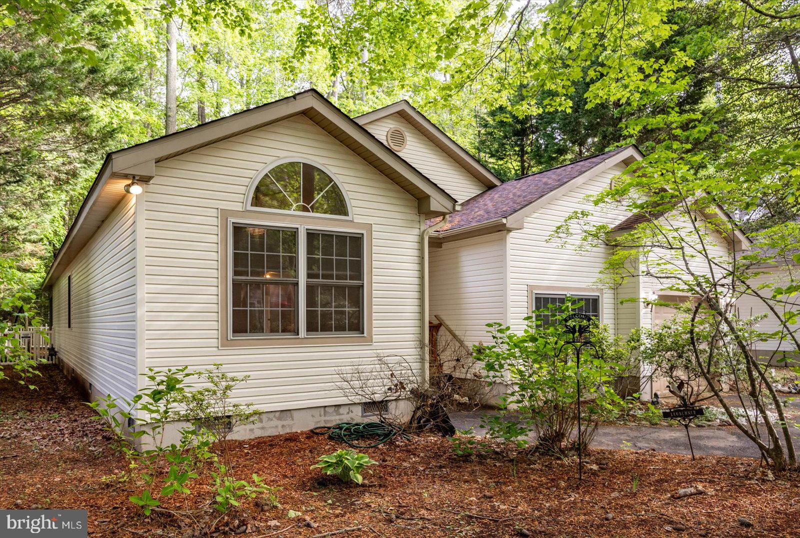 30 CRESTHAVEN DRIVE