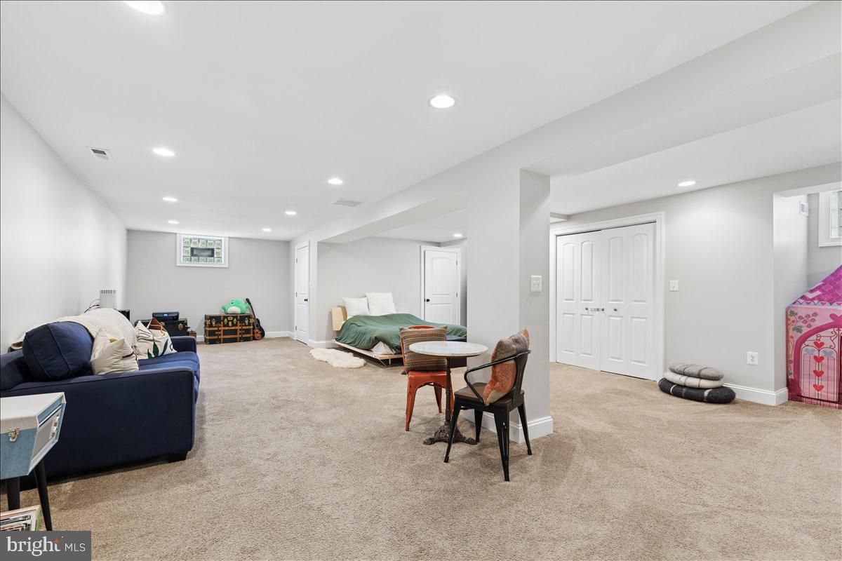 ELVATON ACRES - Residential