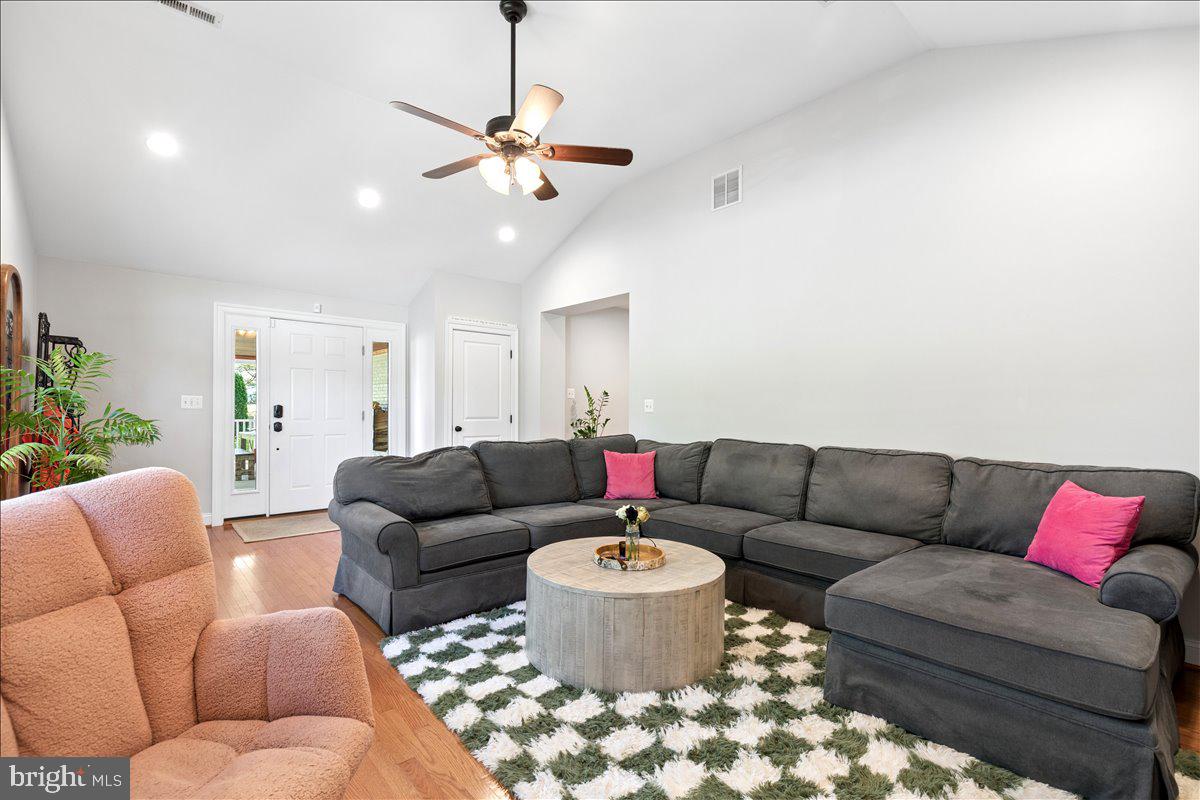 ELVATON ACRES - Residential