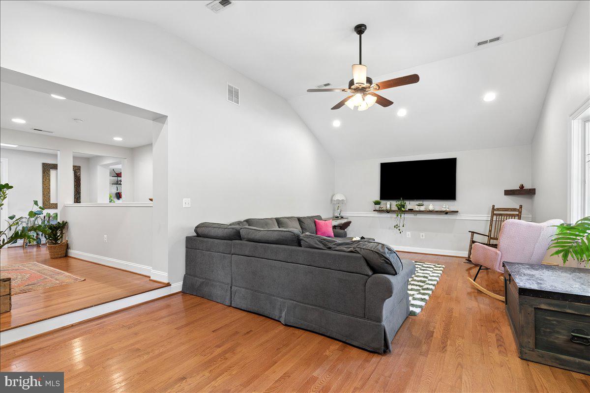 ELVATON ACRES - Residential