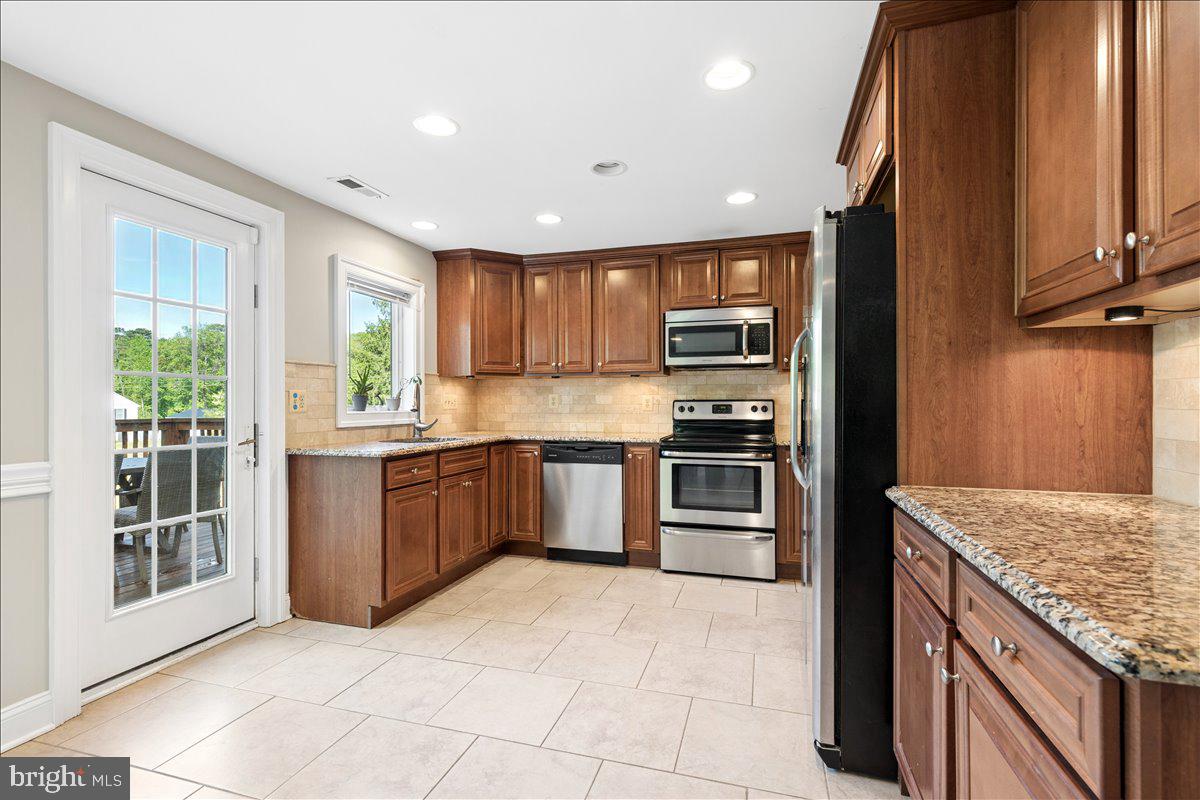ELVATON ACRES - Residential