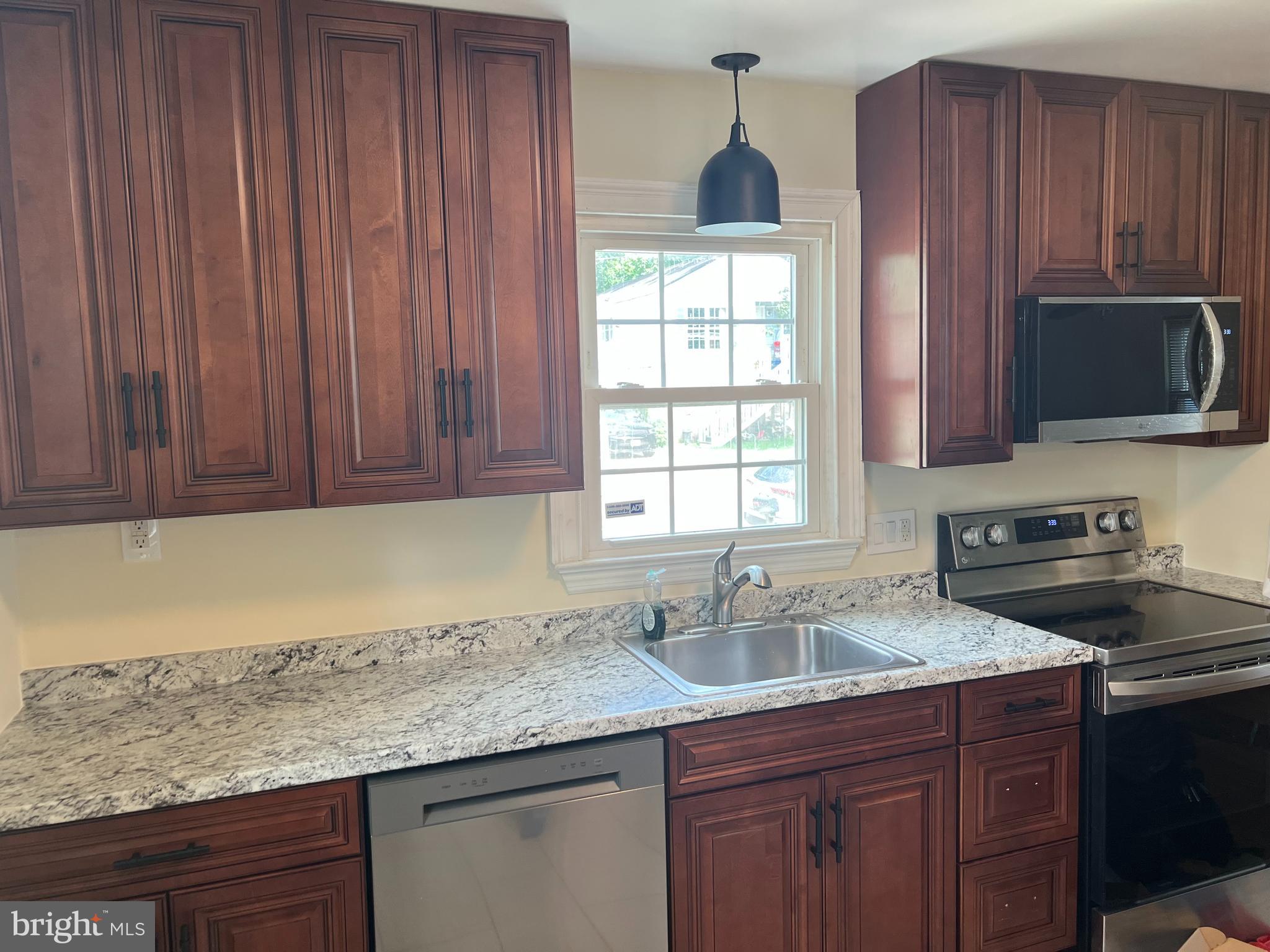 GLENARDEN HEIGHTS - Residential Lease