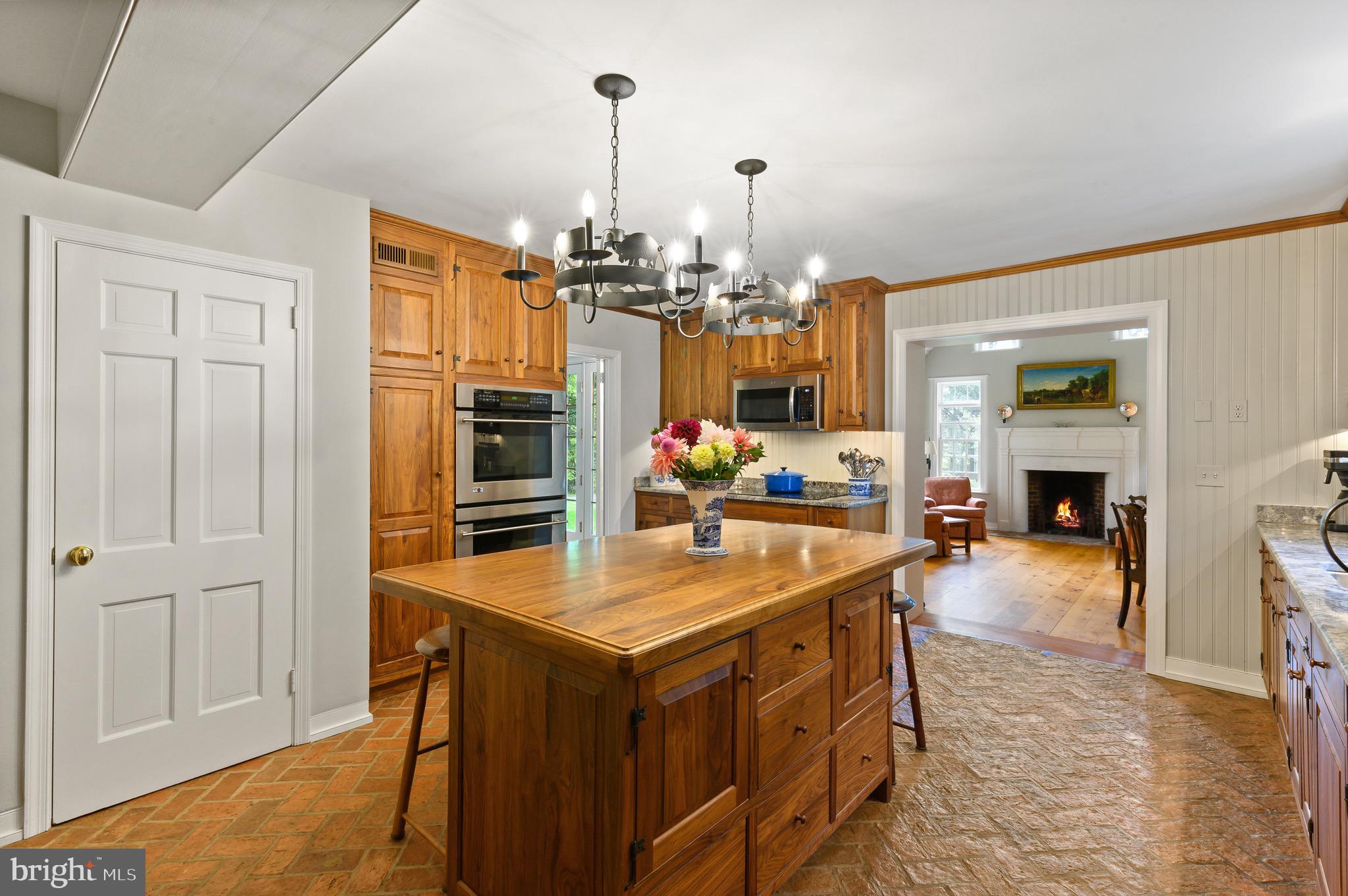 RADNOR HUNT - Residential