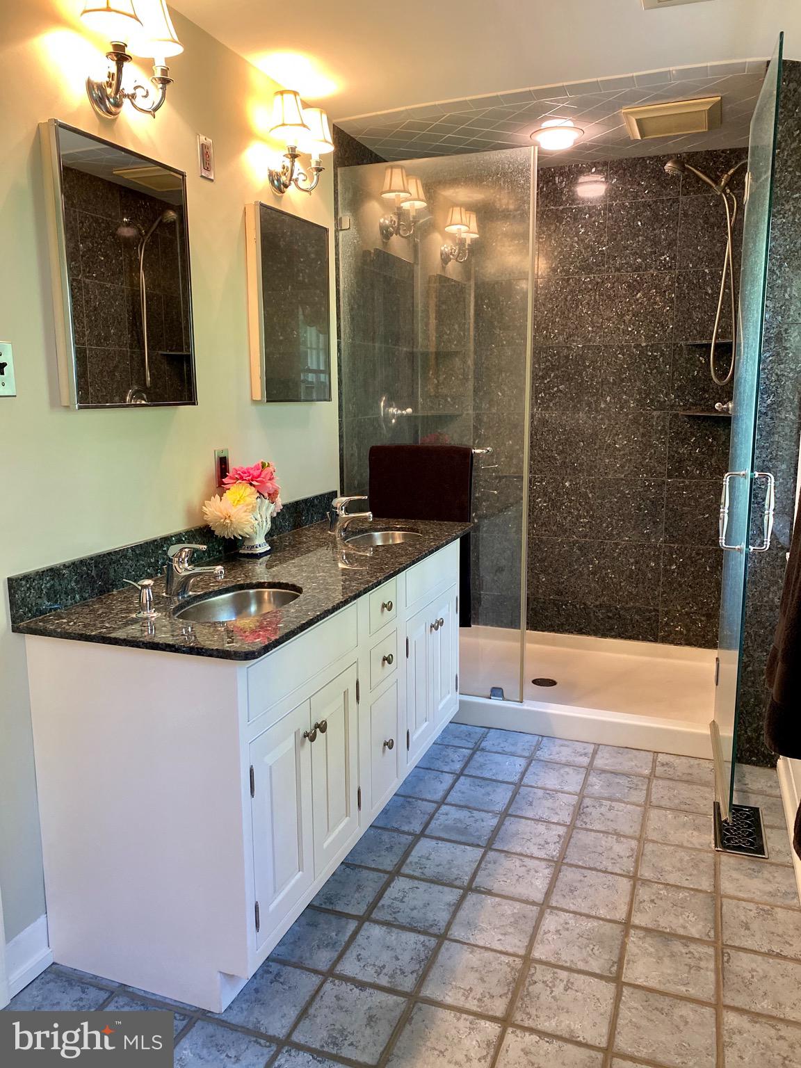 RADNOR HUNT - Residential