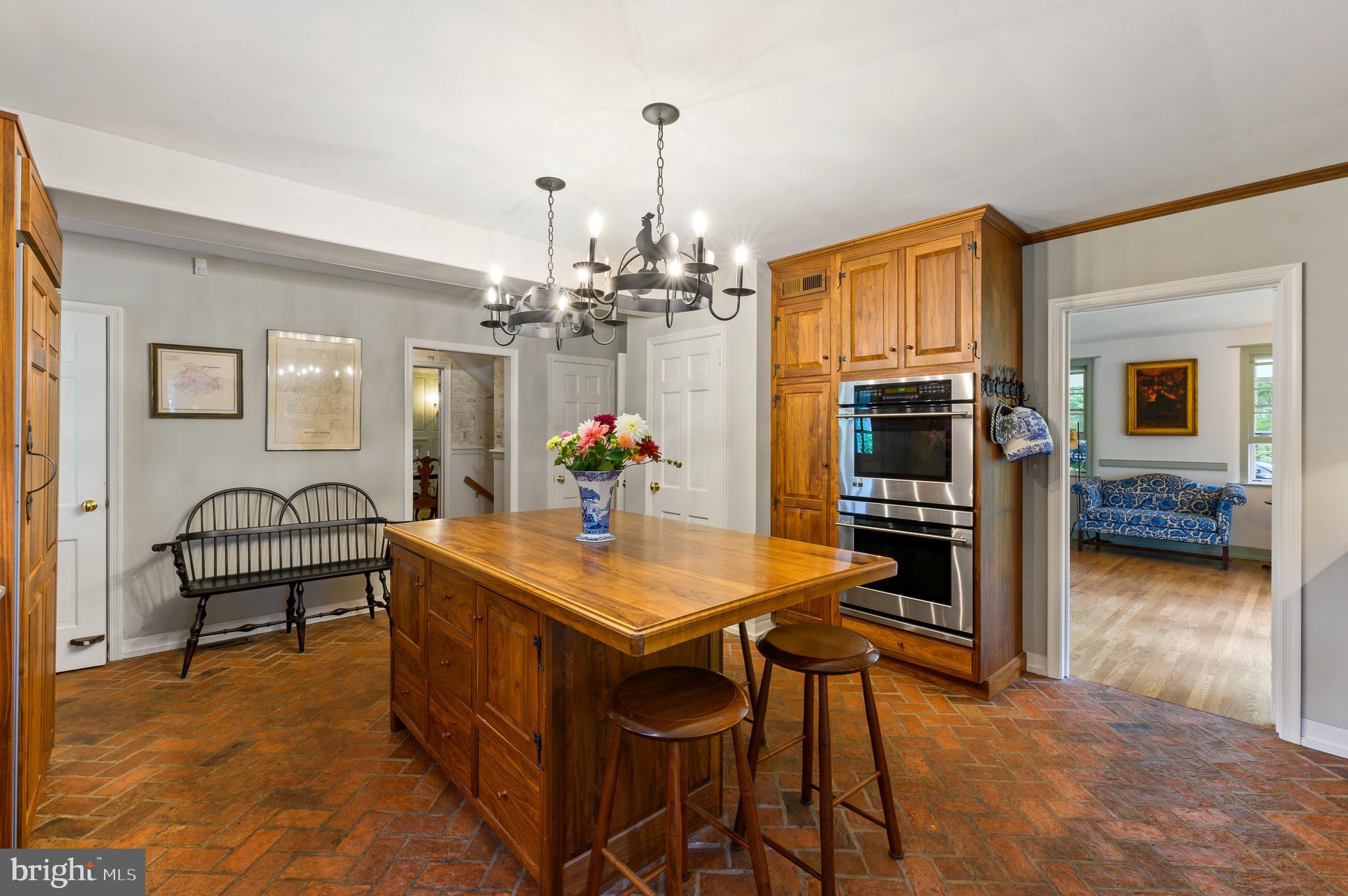 RADNOR HUNT - Residential