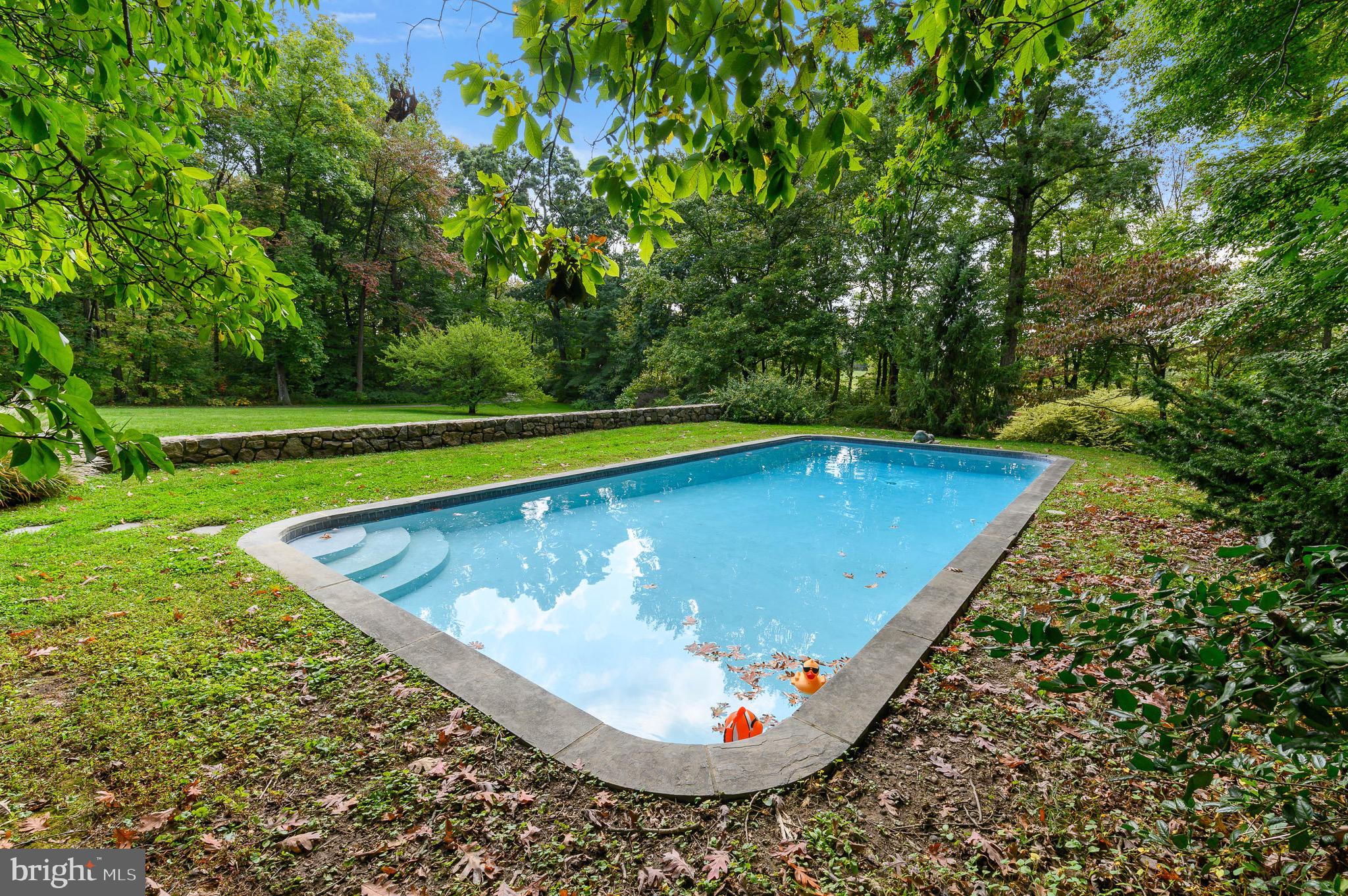 RADNOR HUNT - Residential