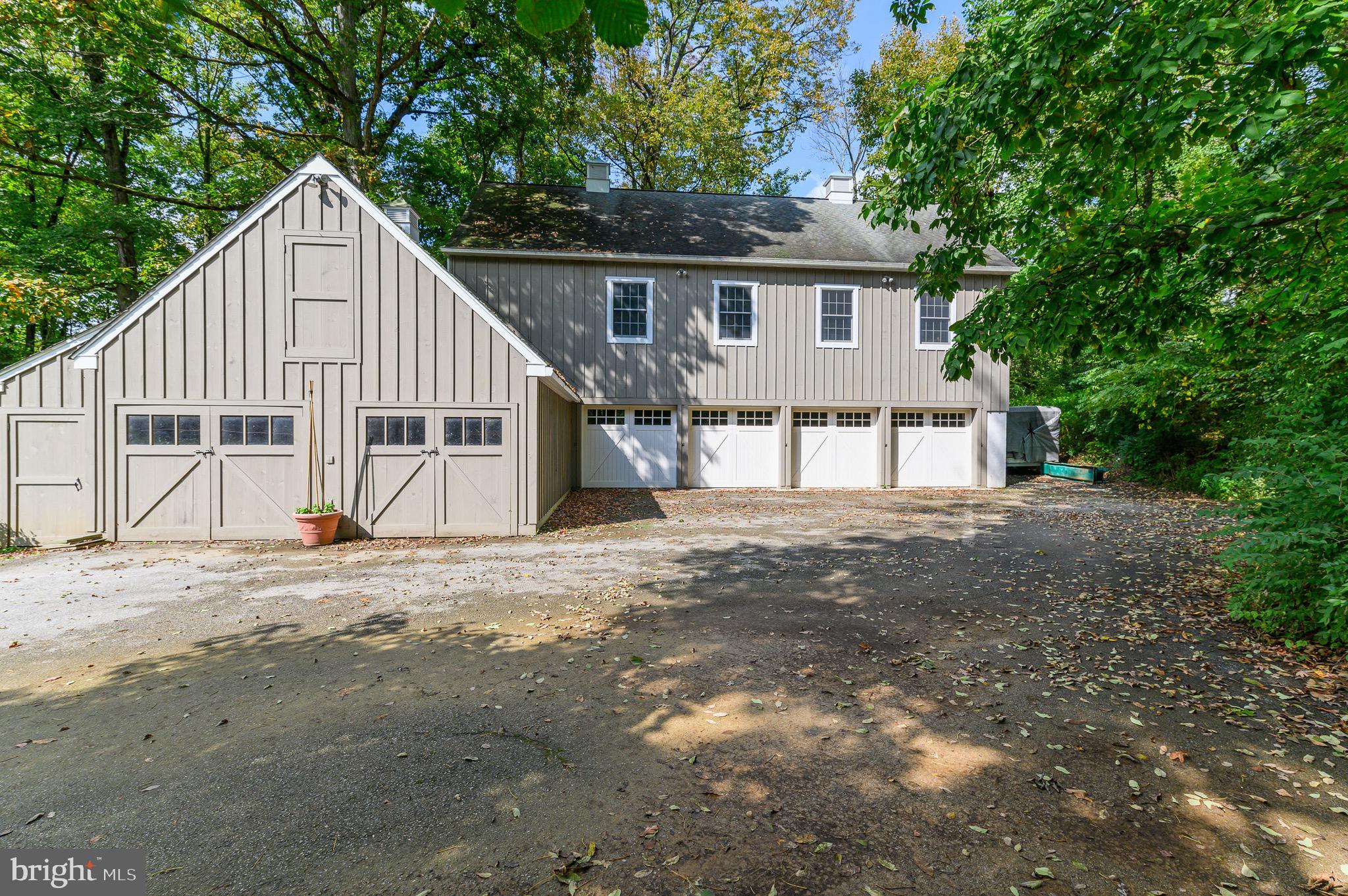 RADNOR HUNT - Residential