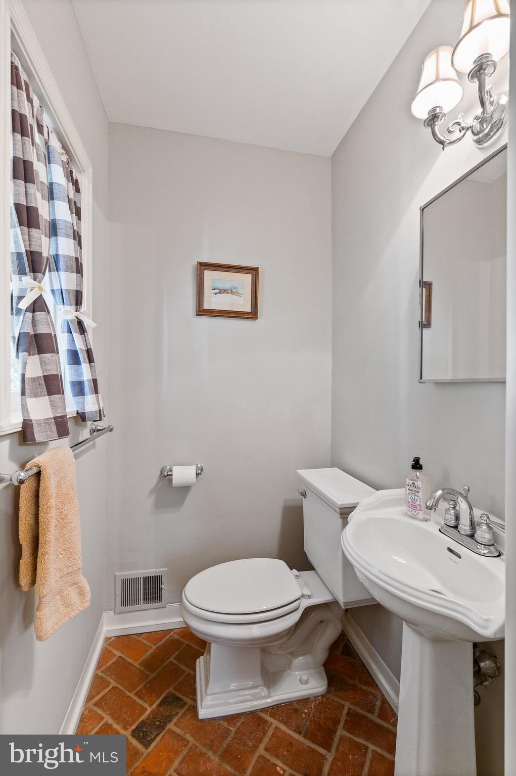 RADNOR HUNT - Residential