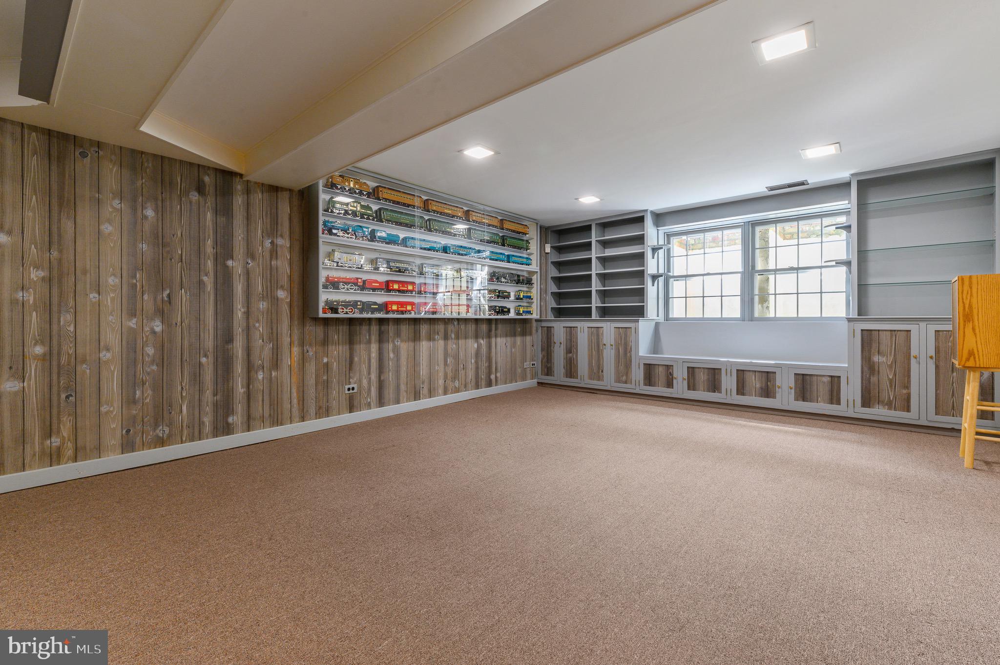 RADNOR HUNT - Residential